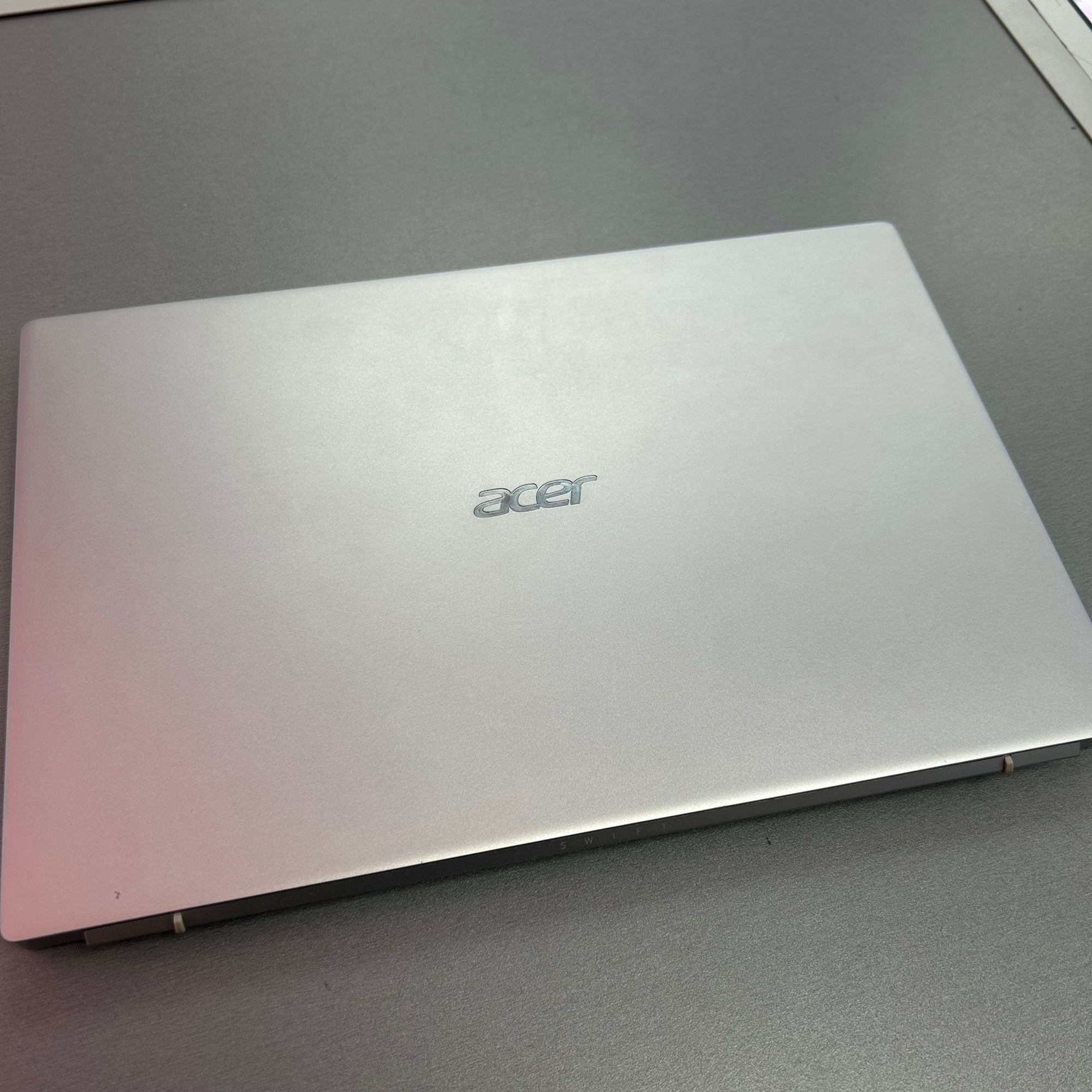 Acer Swift 1 Laptop 14 inch- 128GB, Windows 11 &amp; 4GB RAM