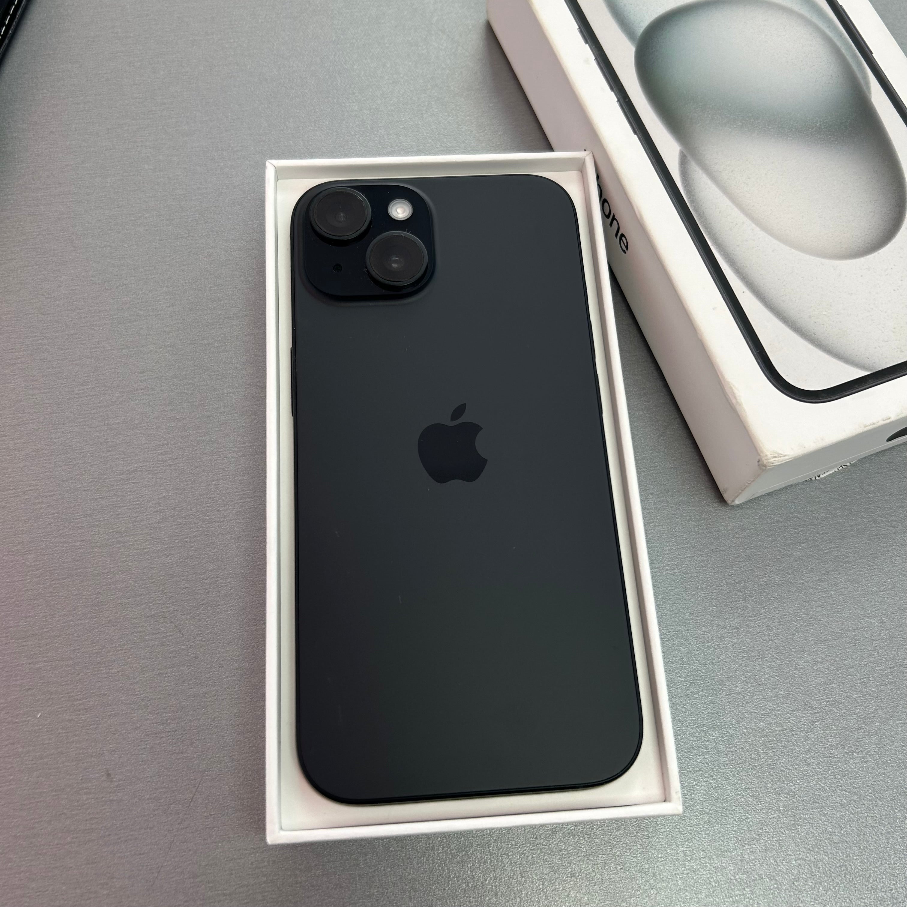 Apple iPhone 15 128GB ブラック バッテリー100% ムスビー｜【バッテリー100%】iPhone 15 128GB ブラック SIM