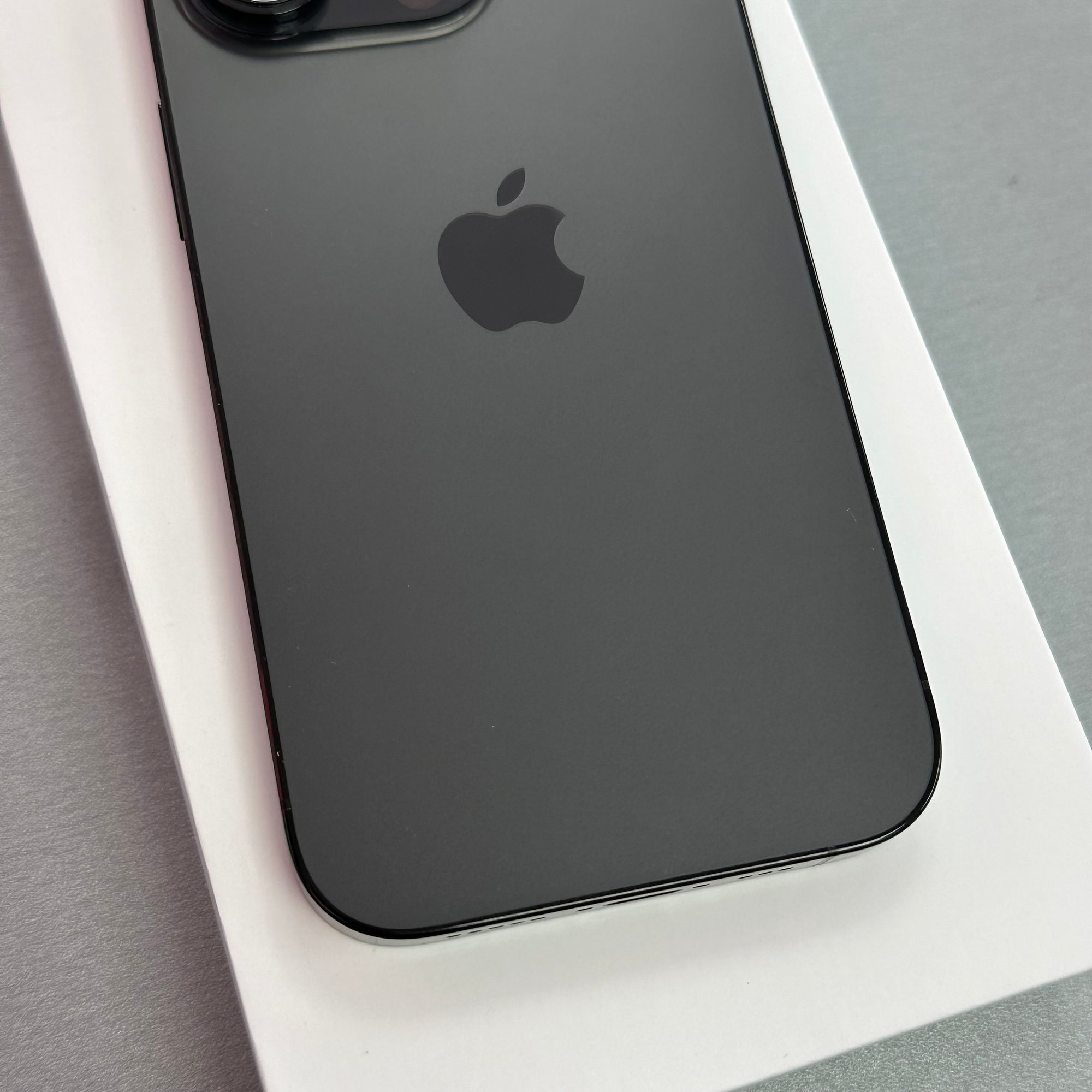 Apple iPhone 14 Pro - Space Black 256GB &amp; 100% Battery Health