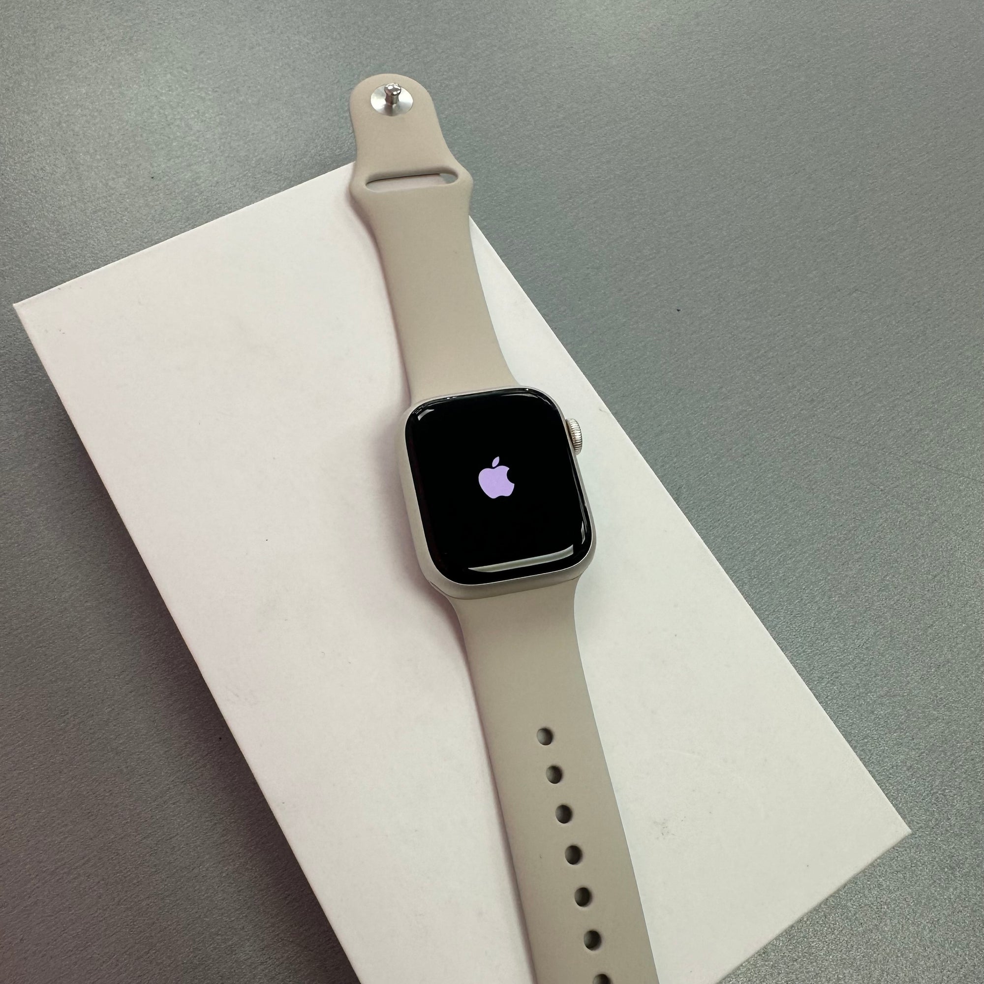 Apple Watch Series 8 41mm Starlight Aluminium &amp; Sports Band GPS + Cellular