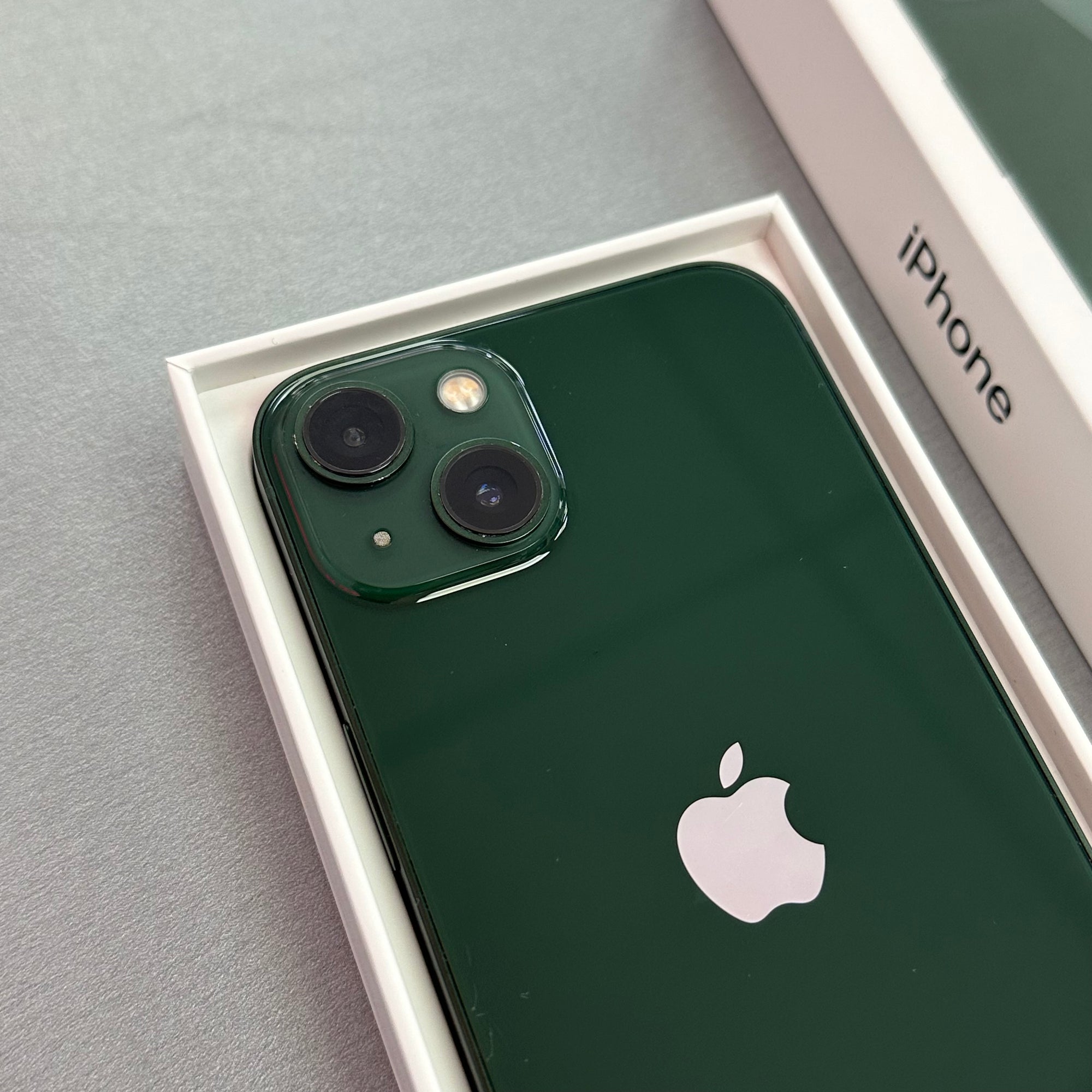 Apple iPhone 13 128GB Green - 100% Battery Health