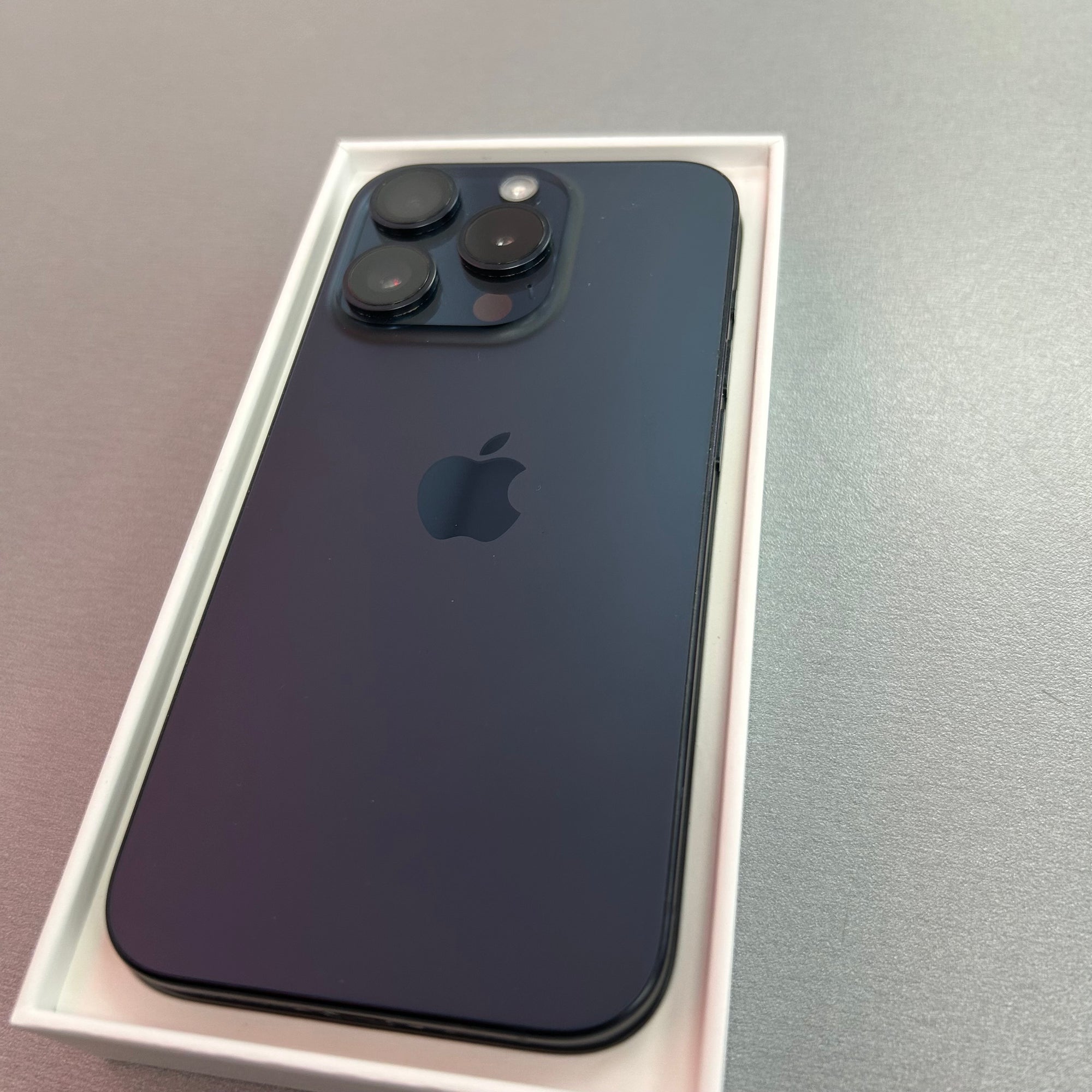 Apple iPhone 15 Pro 128GB - Blue Titanium - 91% Battery