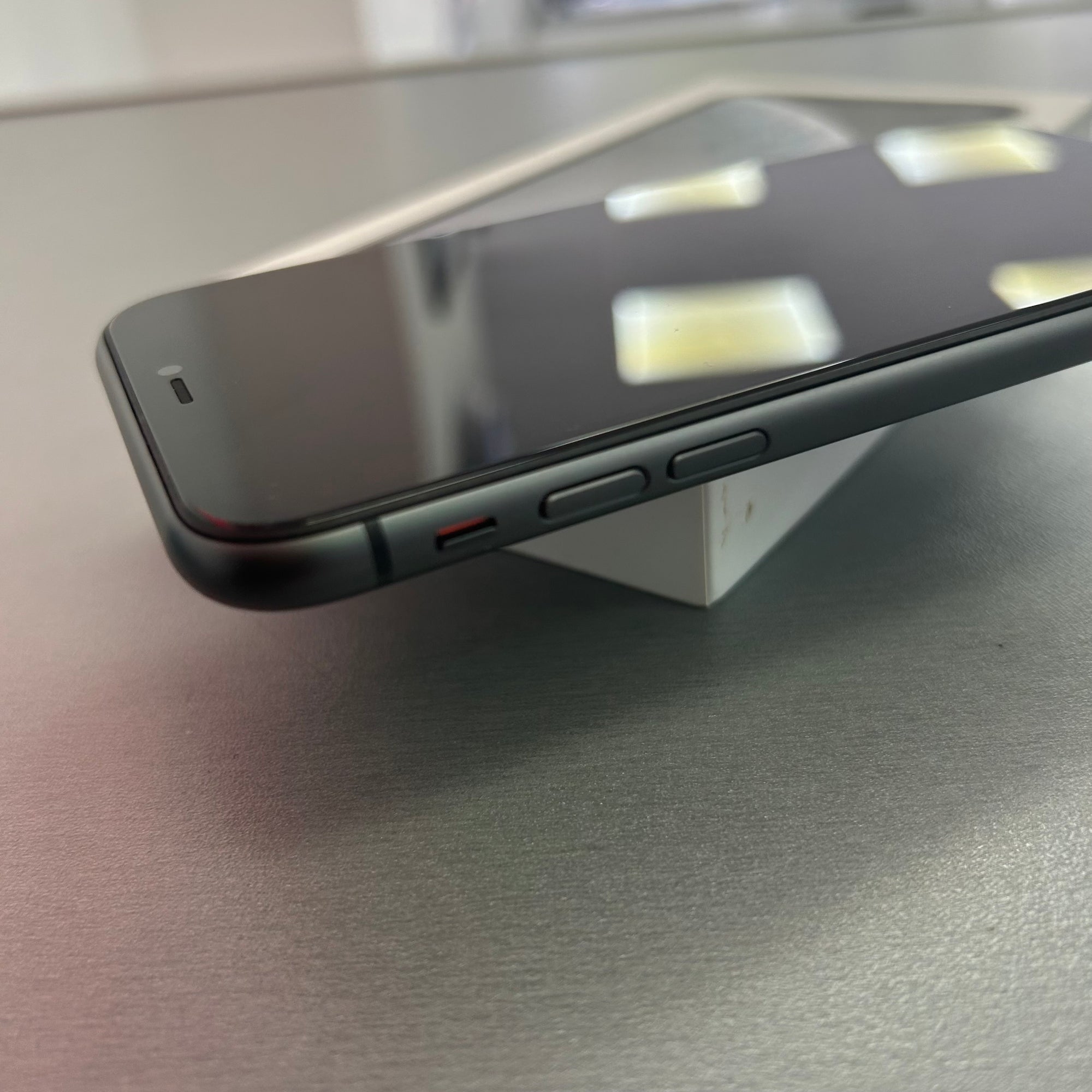 Apple iPhone 11 64GB Black - 100% Battery Health