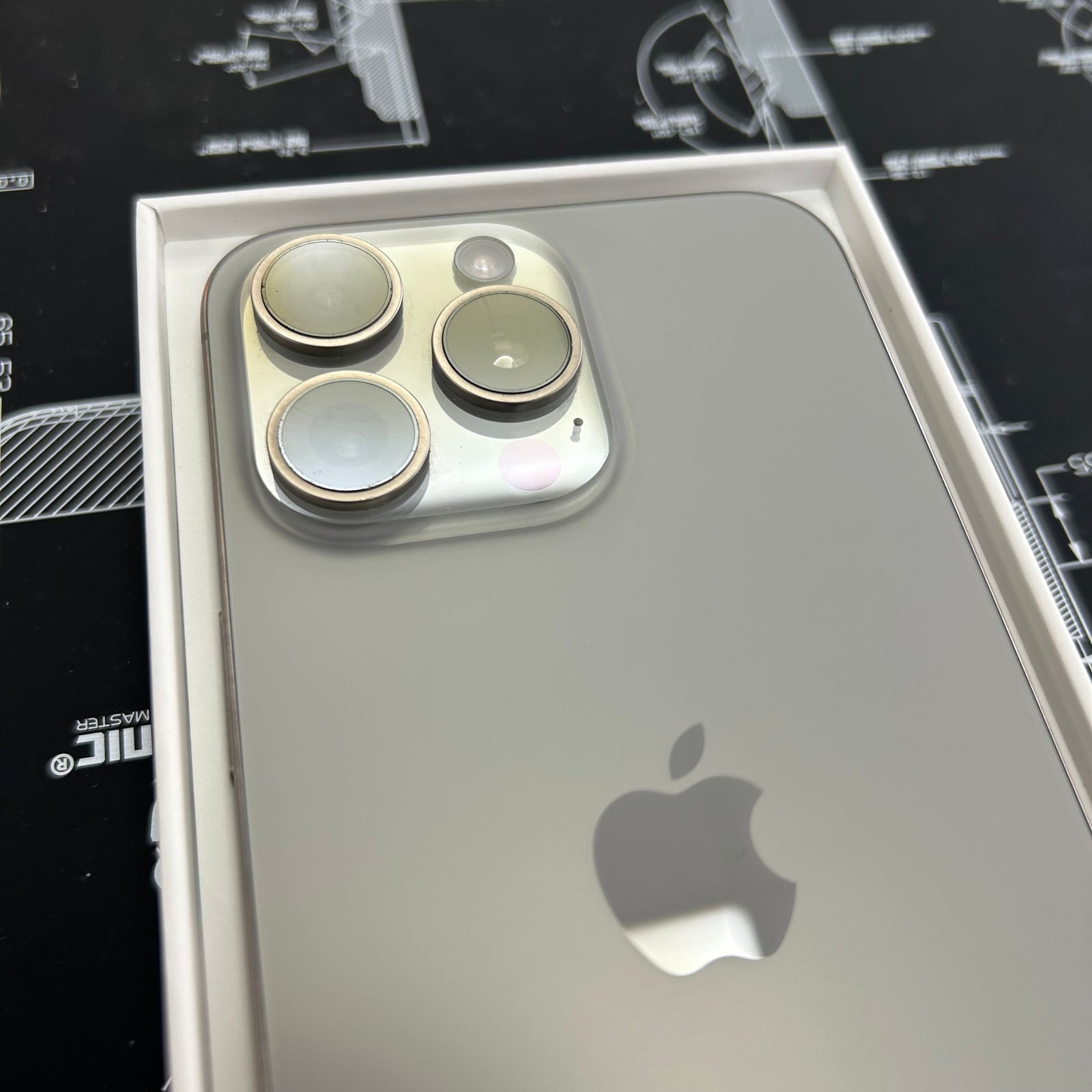 Apple iPhone 15 Pro Max 256GB Natural Titanium