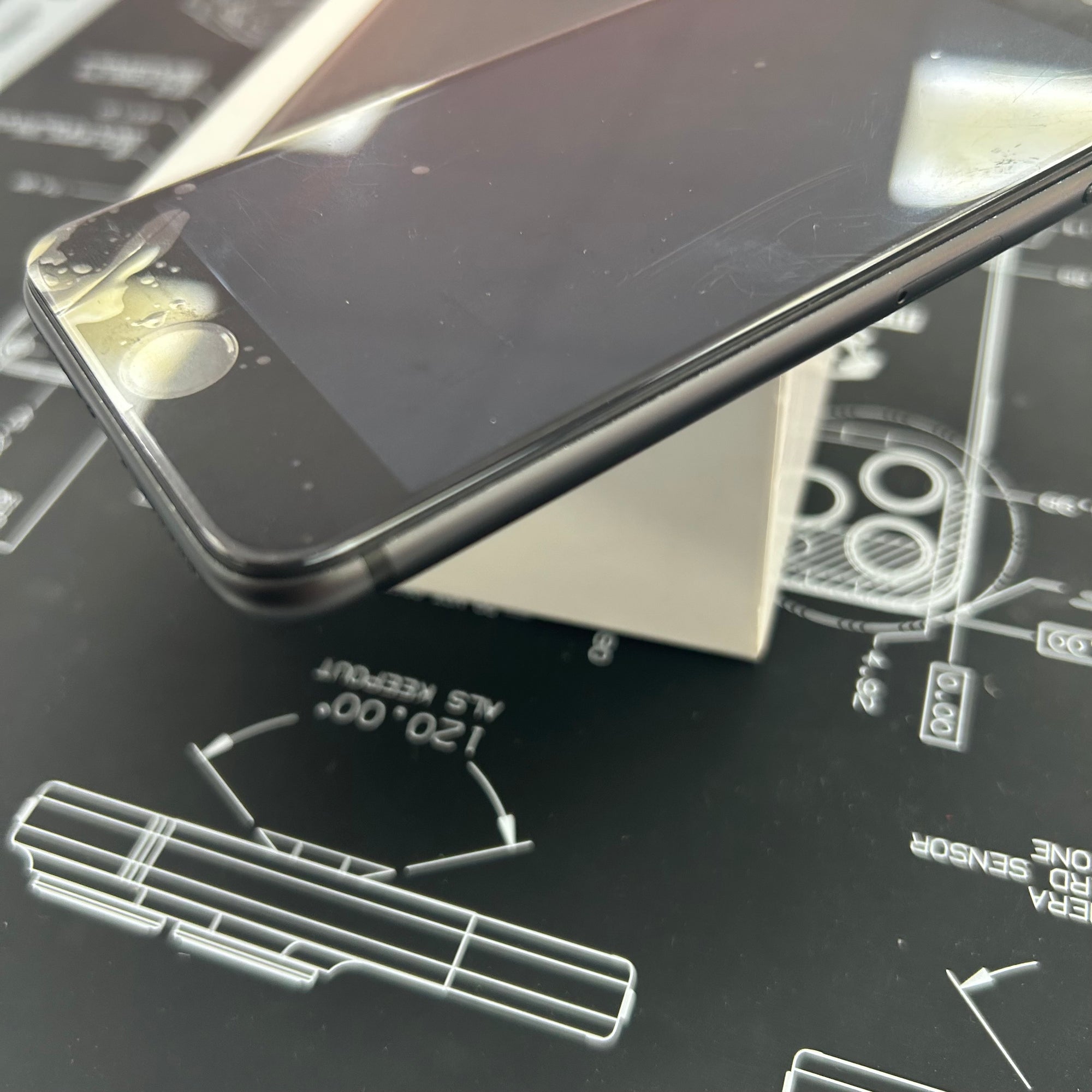 Apple iPhone 8 Black 64GB - 100% Battery Health