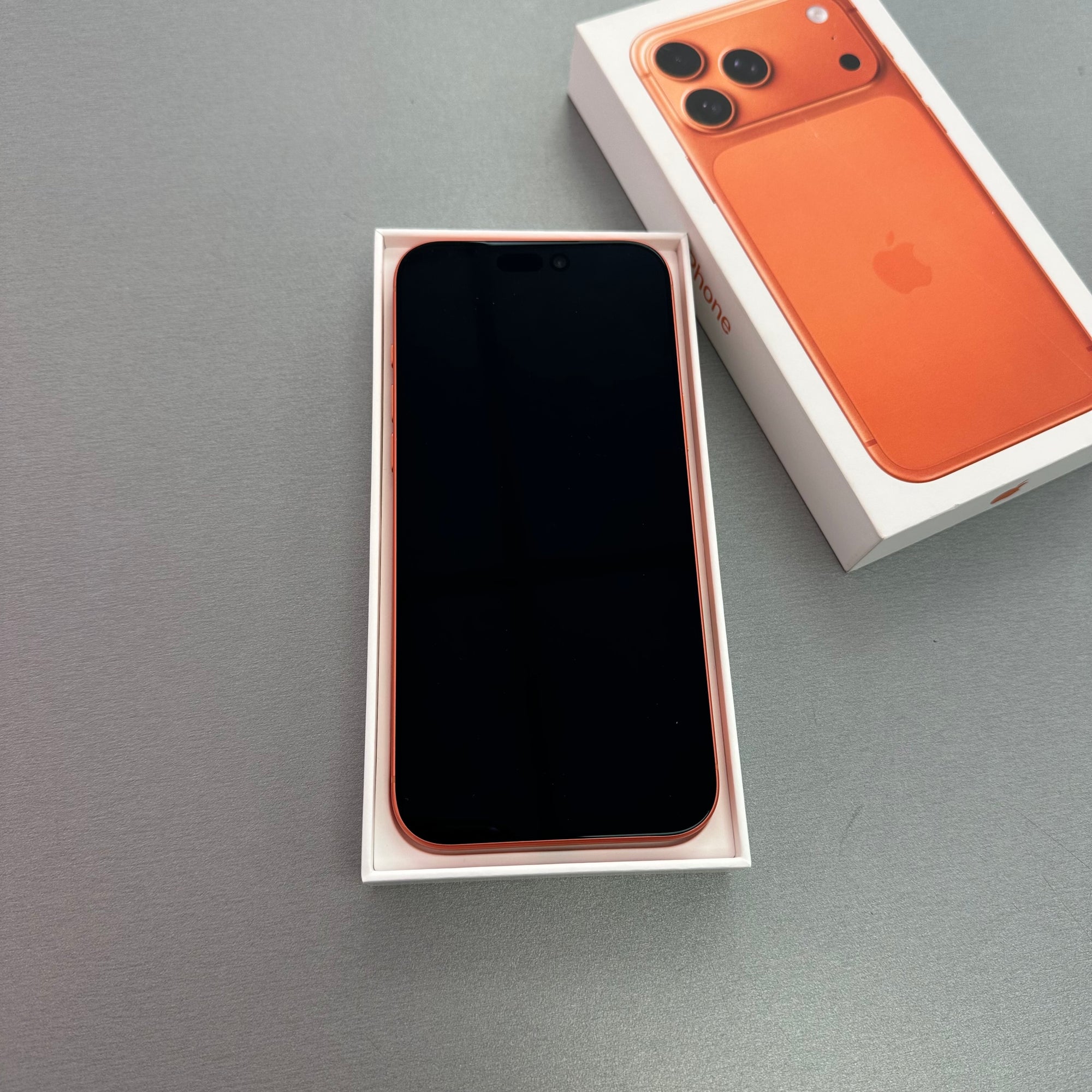 Apple iPhone 17 Pro Max 256GB Cosmic Orange - 99% Battery Health