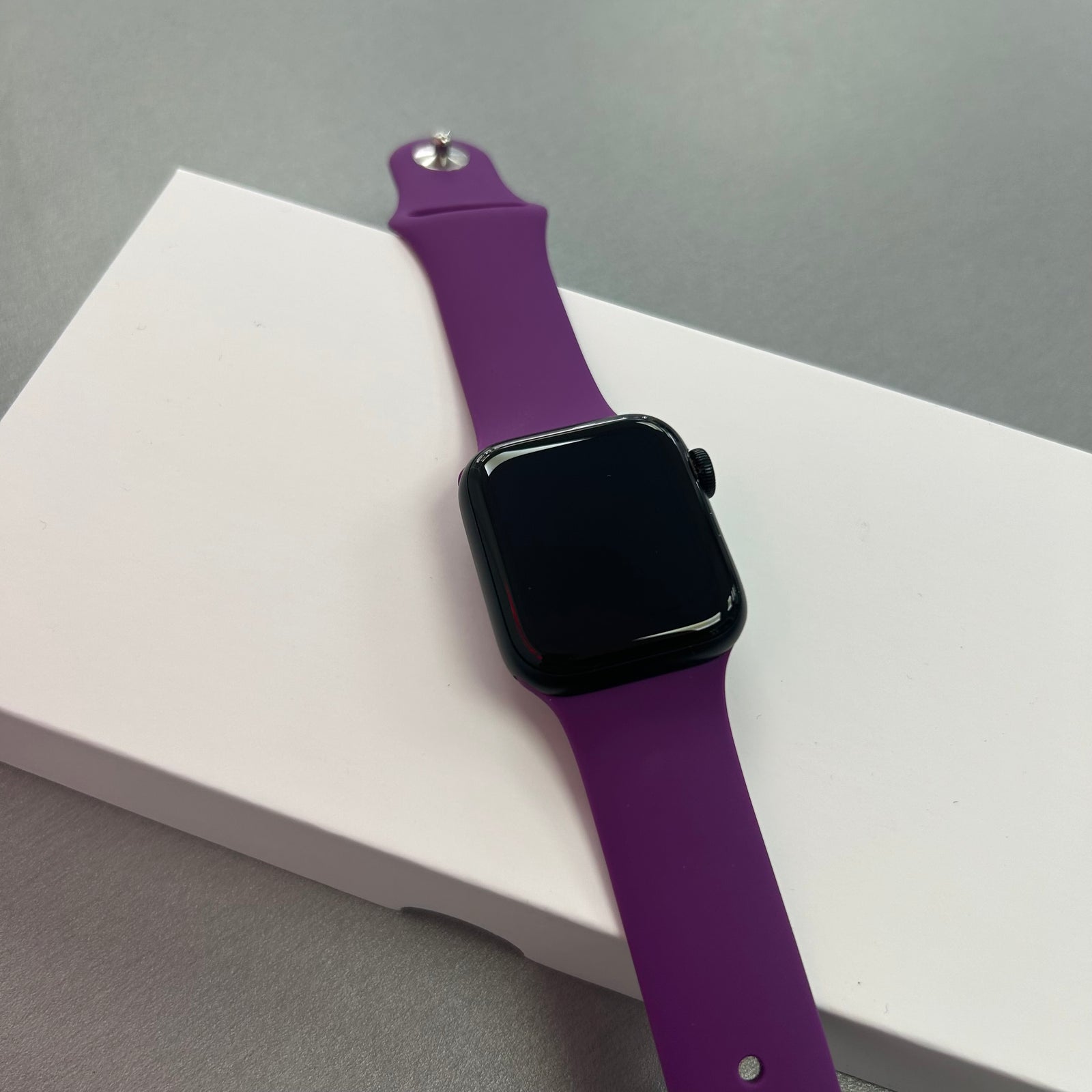 Apple Watch SE (2nd Gen) - 40mm & Midnight Aluminium Case