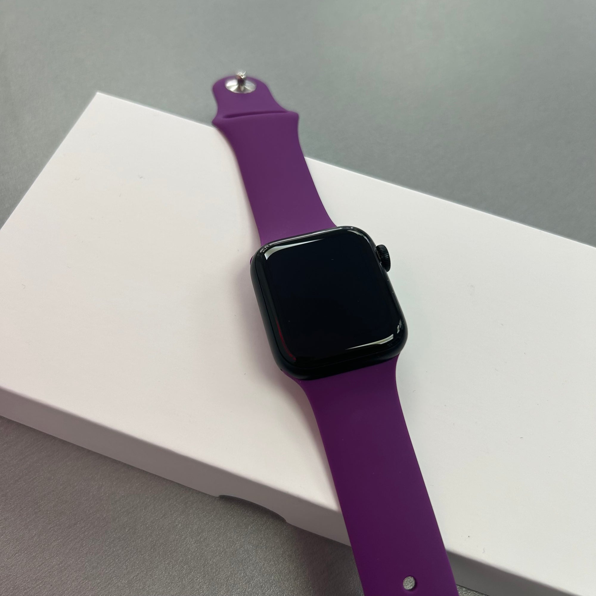 Apple Watch SE (2nd Gen) - 40mm &amp; Midnight Aluminium Case