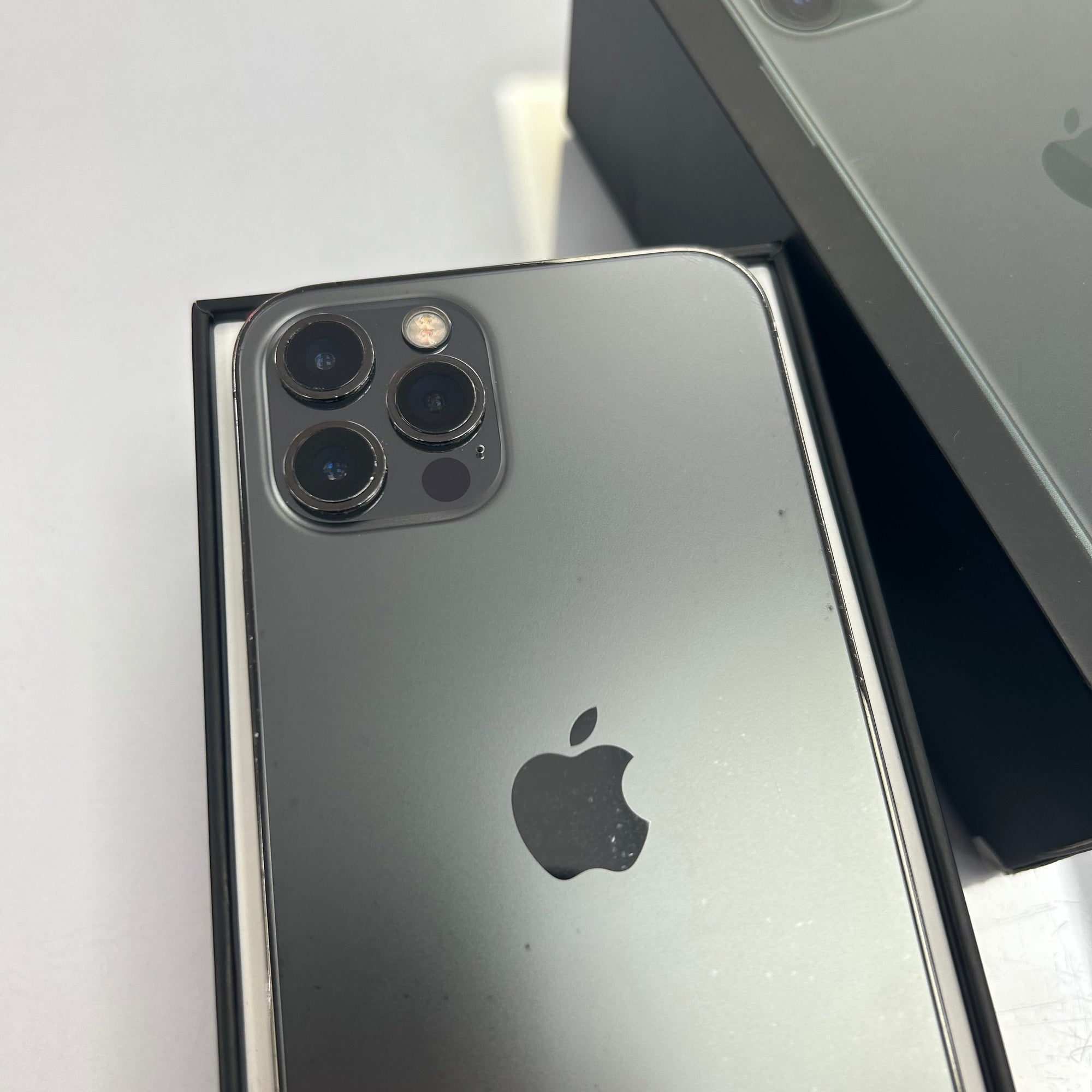 Apple iPhone 12 Pro 128GB Graphite - 100% Battery Health