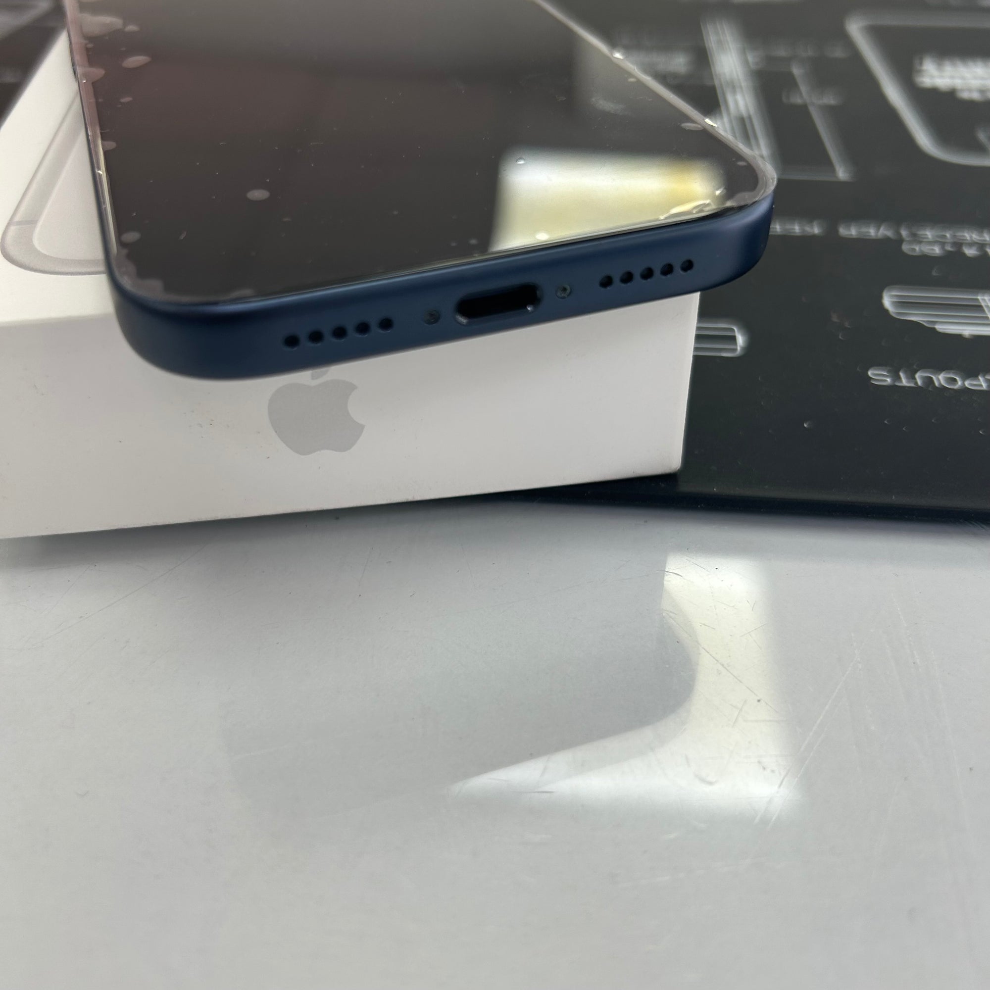 Apple iPhone 17 Pro 256GB Deep Blue 100% Battery Health