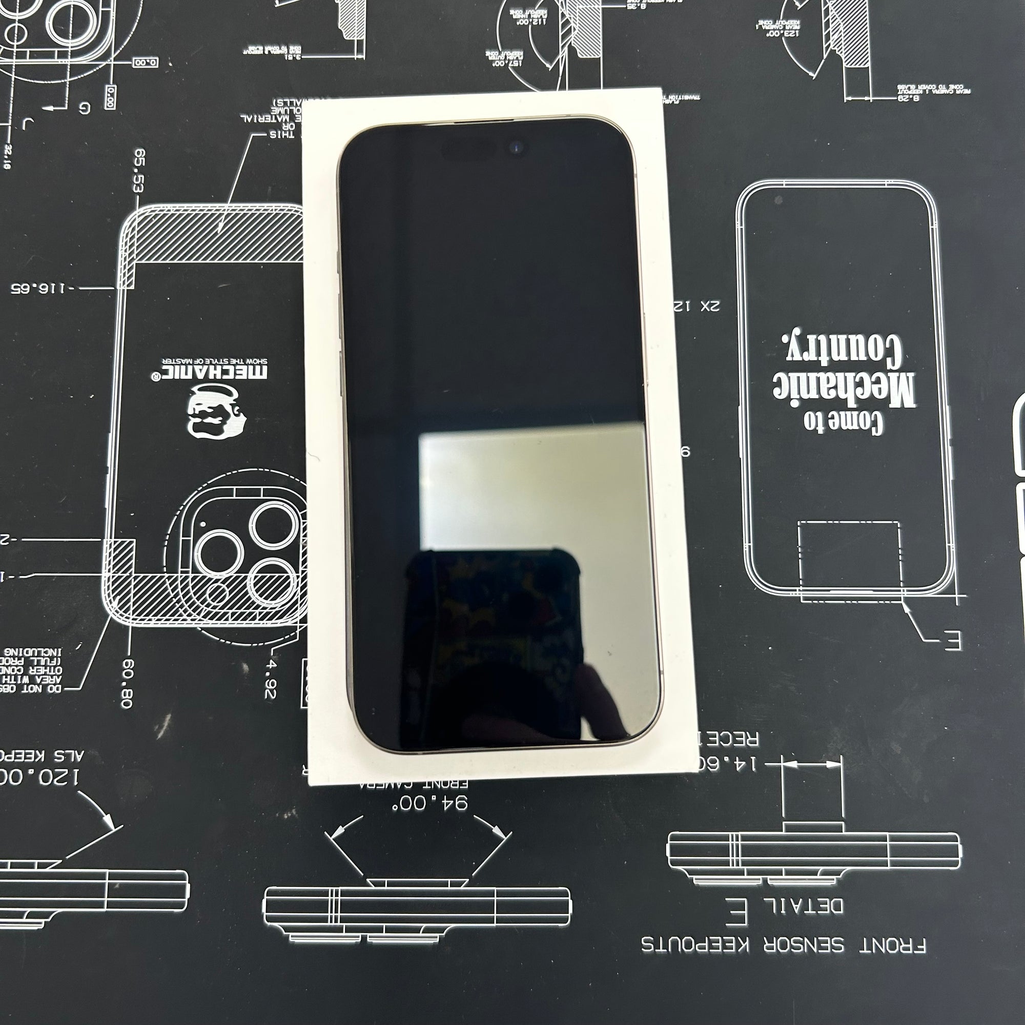 Apple iPhone 15 Pro 128GB - Natural Titanium - 100% Battery Health