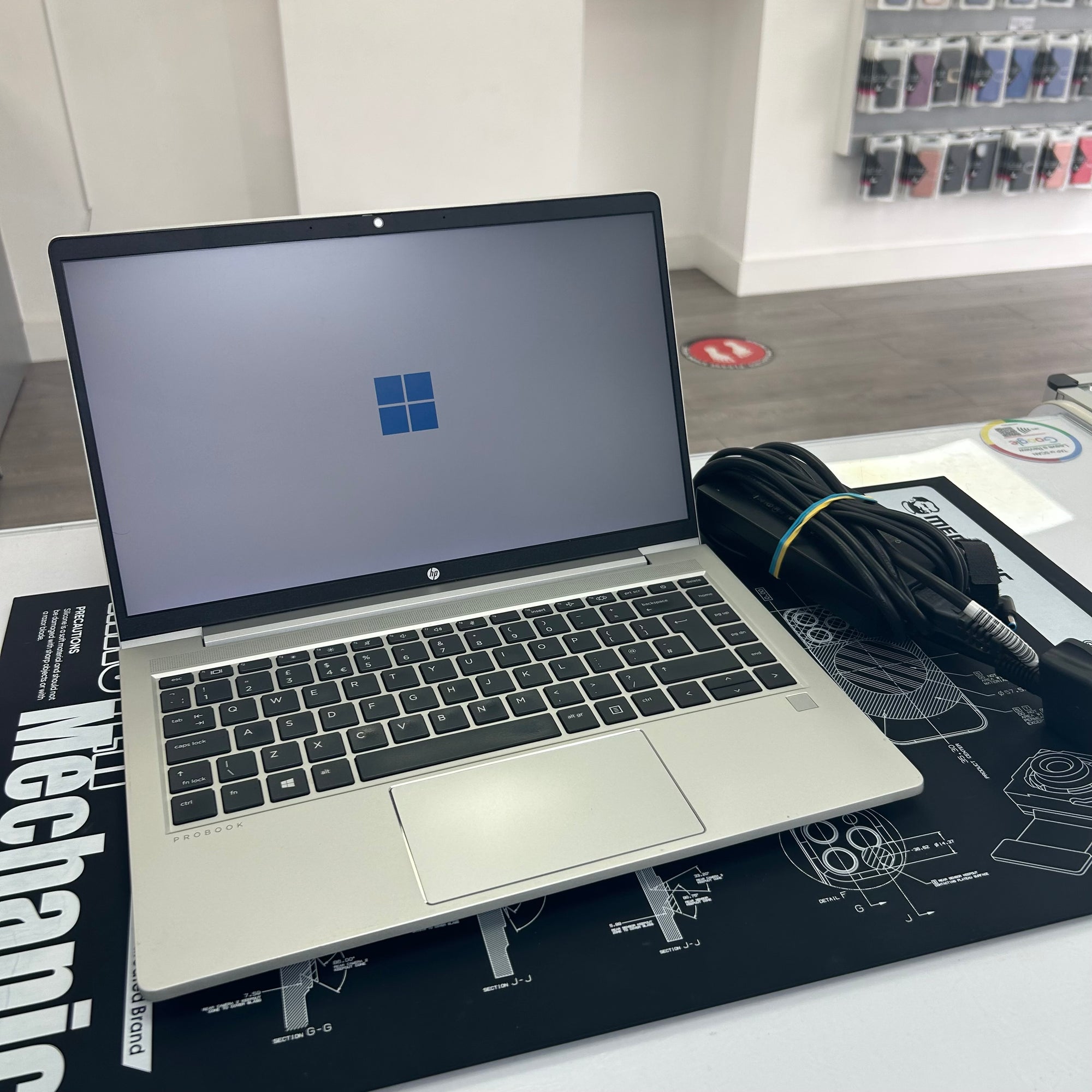 HP Probook 445 g8 - 512GB SSD - 16GB RAM - AMD Ryzen 5 5600U 2.3Ghz - Windows 11 Pro