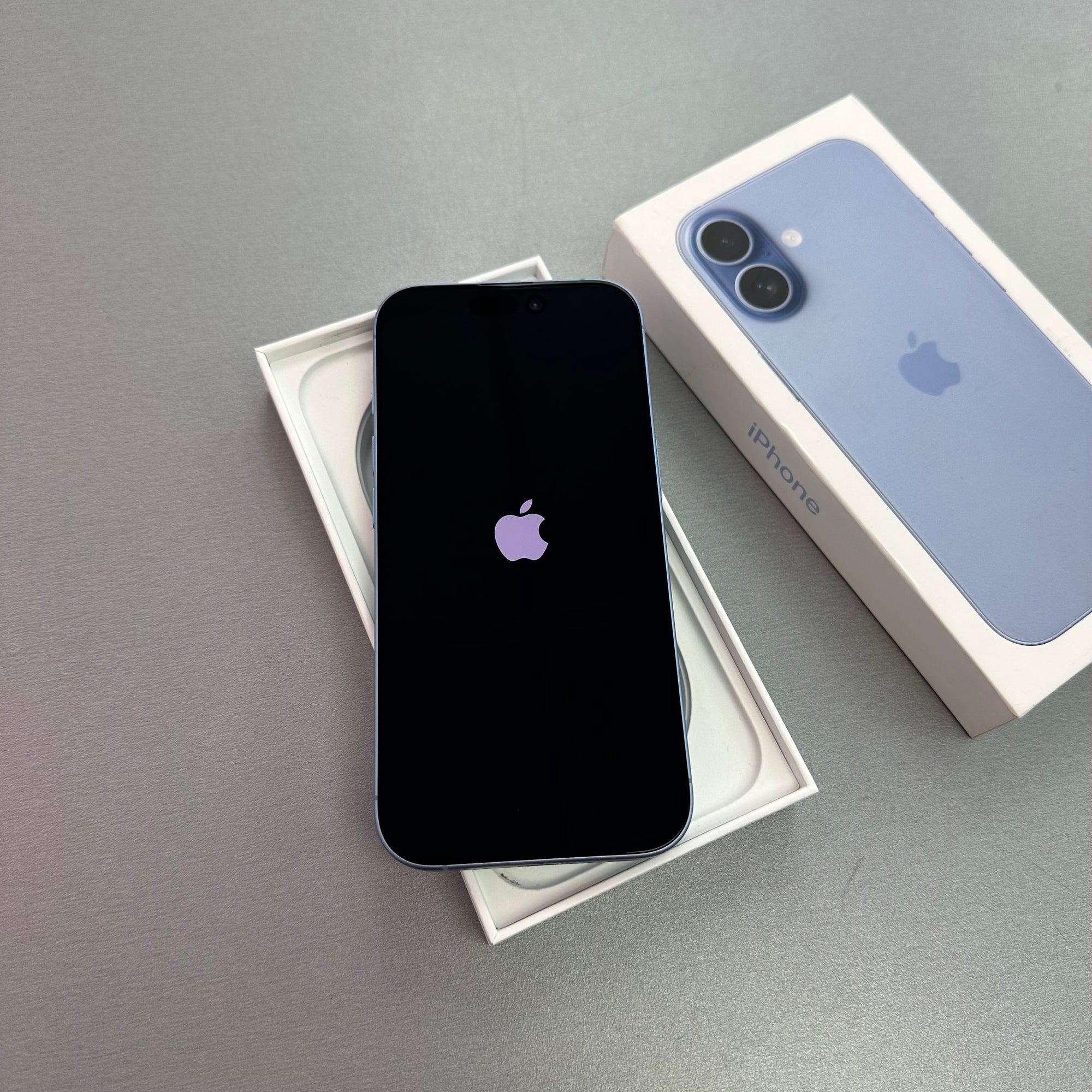 Apple iPhone 17 256GB Mist Blue - Excellent Condition Grade A+
