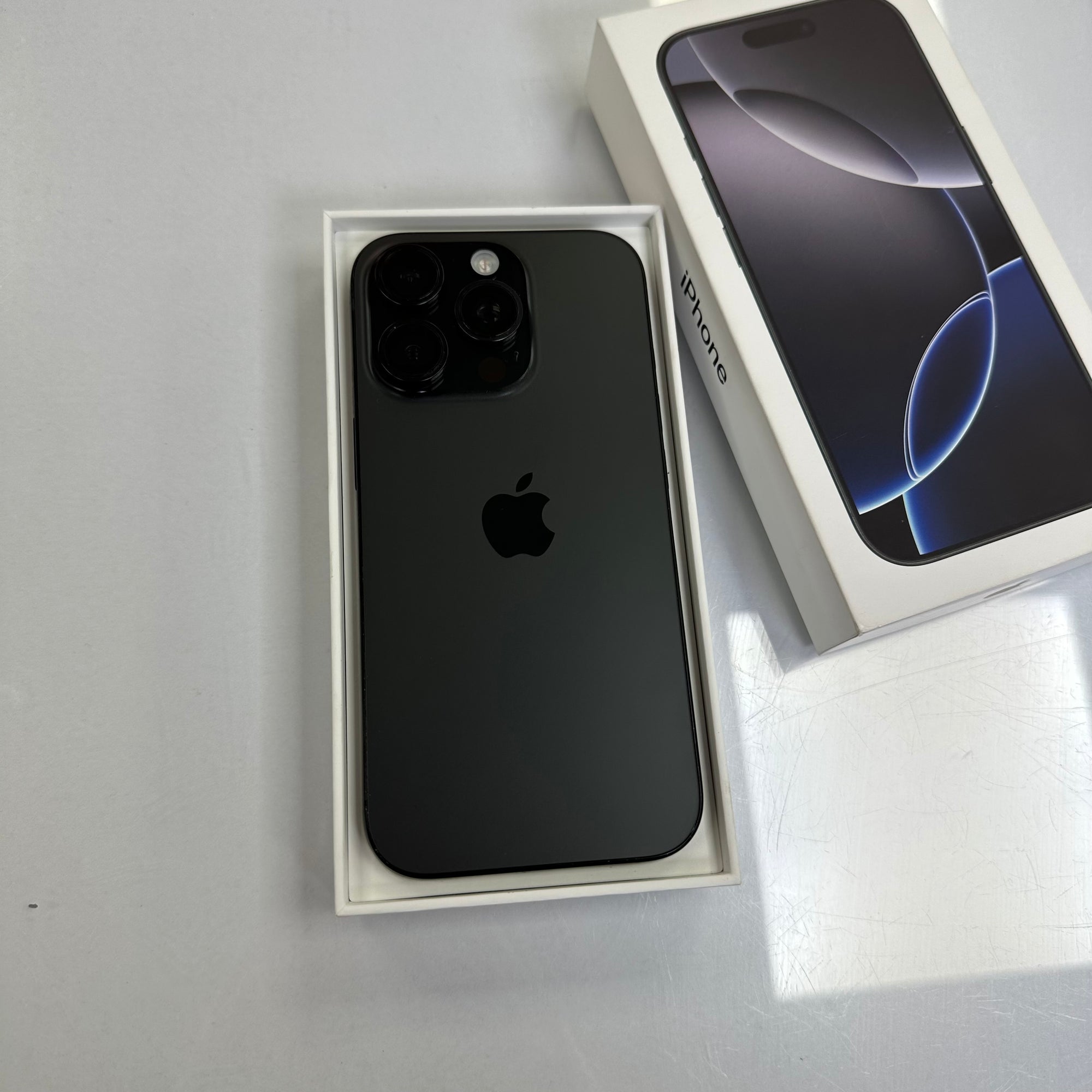 Apple iPhone 16 Pro Black Titanium 128GB - Original 91% Battery Health
