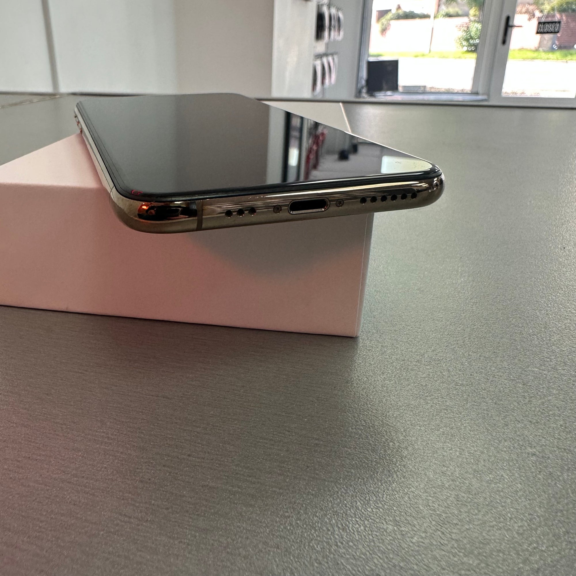Apple iPhone XS 256GB Gold 100% Batt Health