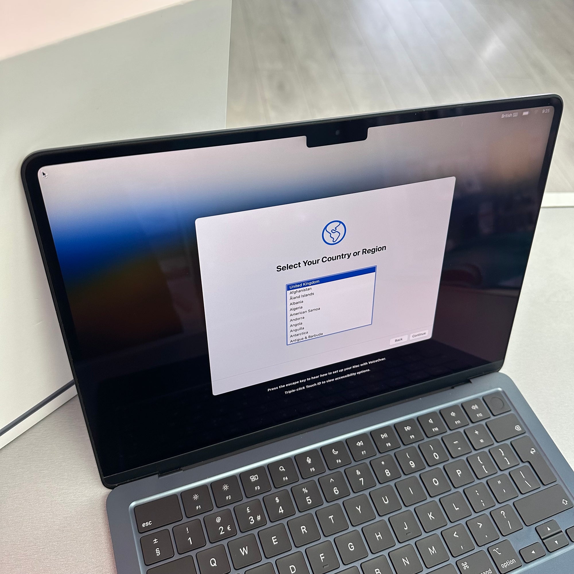 Apple 13 Inch MacBook Air Midnight - M2 Chip, 256GB SSD, 16GB RAM