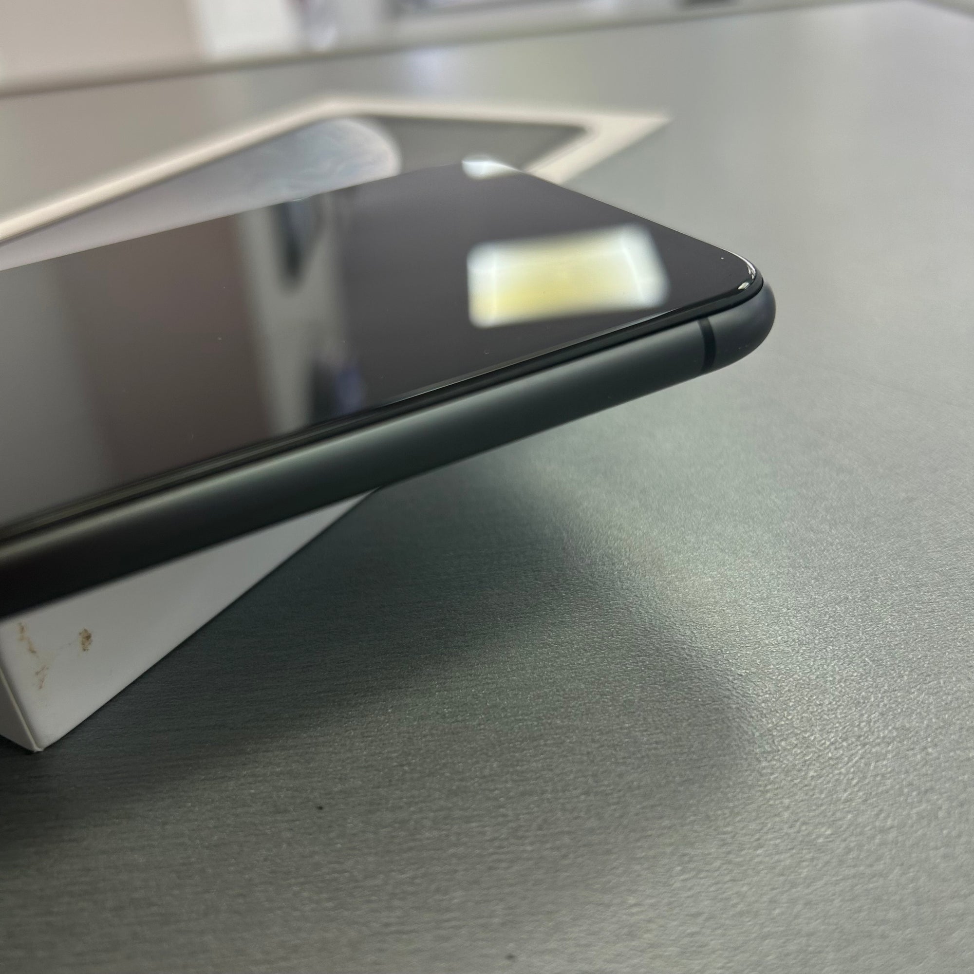 Apple iPhone 11 64GB Black - 100% Battery Health