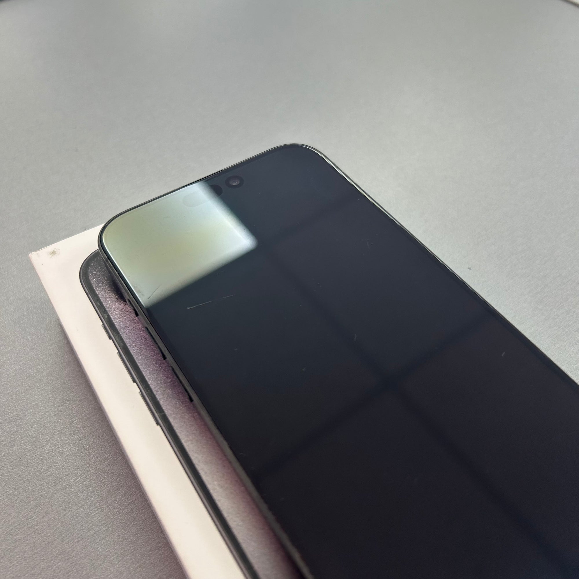 Apple iPhone 15 Pro Max 256GB Black Titanium - 100% Battery Health