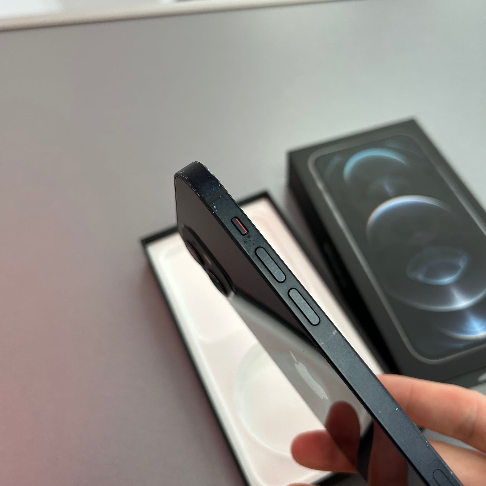 Apple iPhone 12 64GB Black - 100% Battery Health