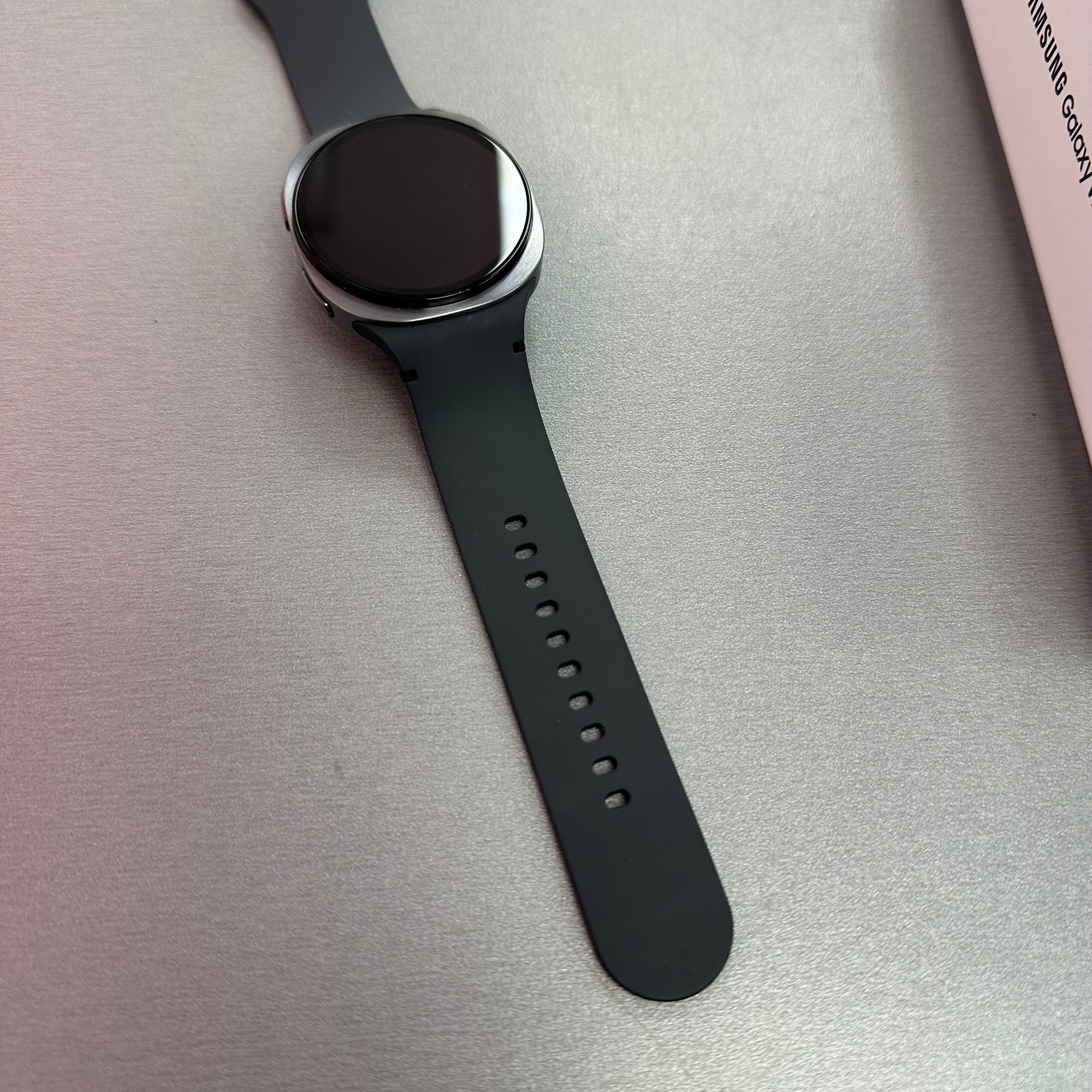 Samsung Galaxy Watch 8 40mm Graphite - Hardly Used