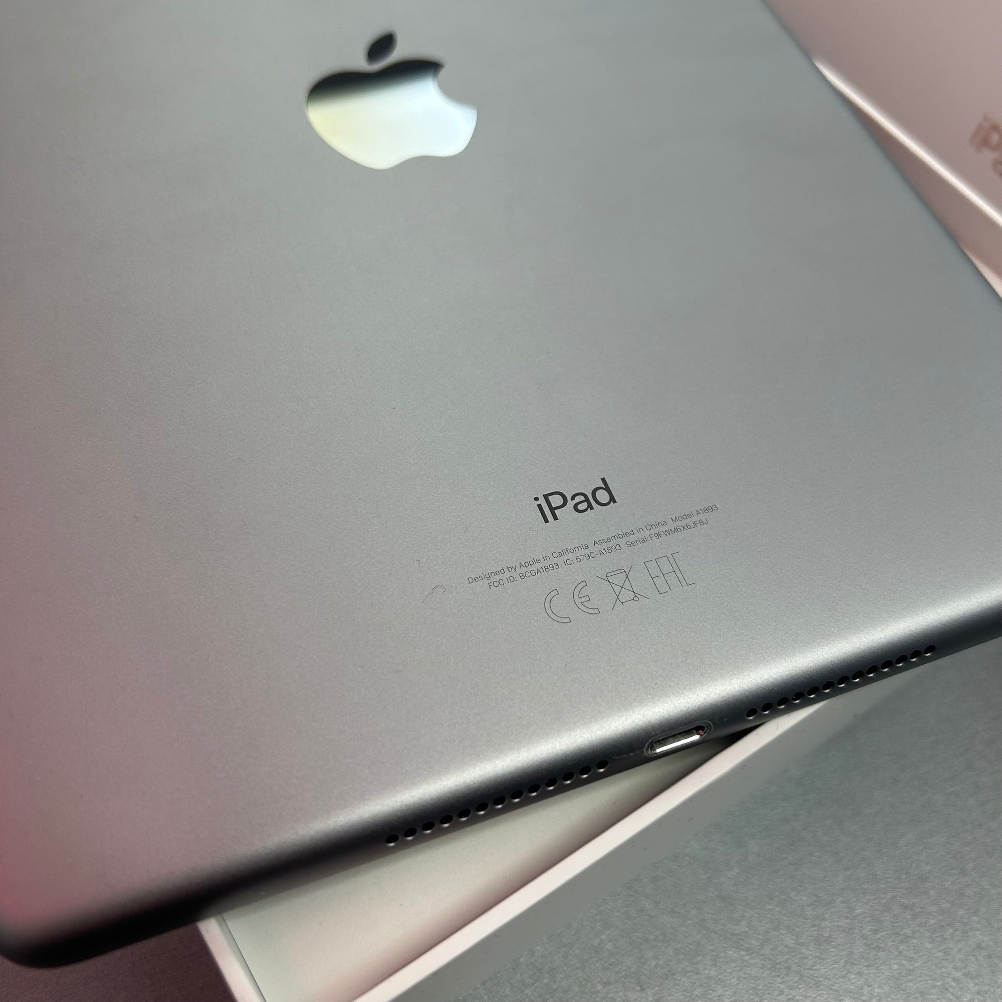 Apple iPad 6th Generation 32GB Wi-Fi