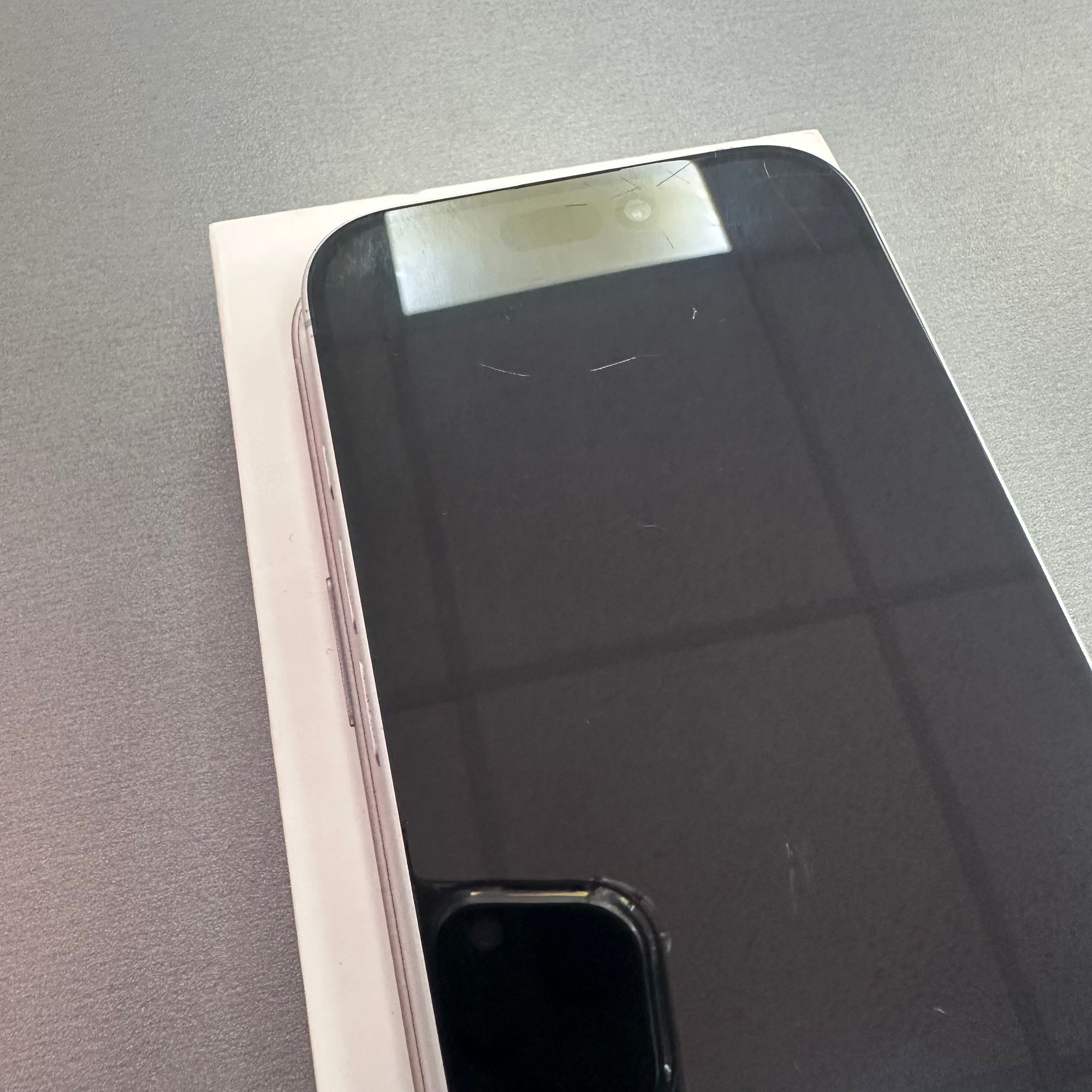 Apple iPhone 16 128GB white 94% Battery Health