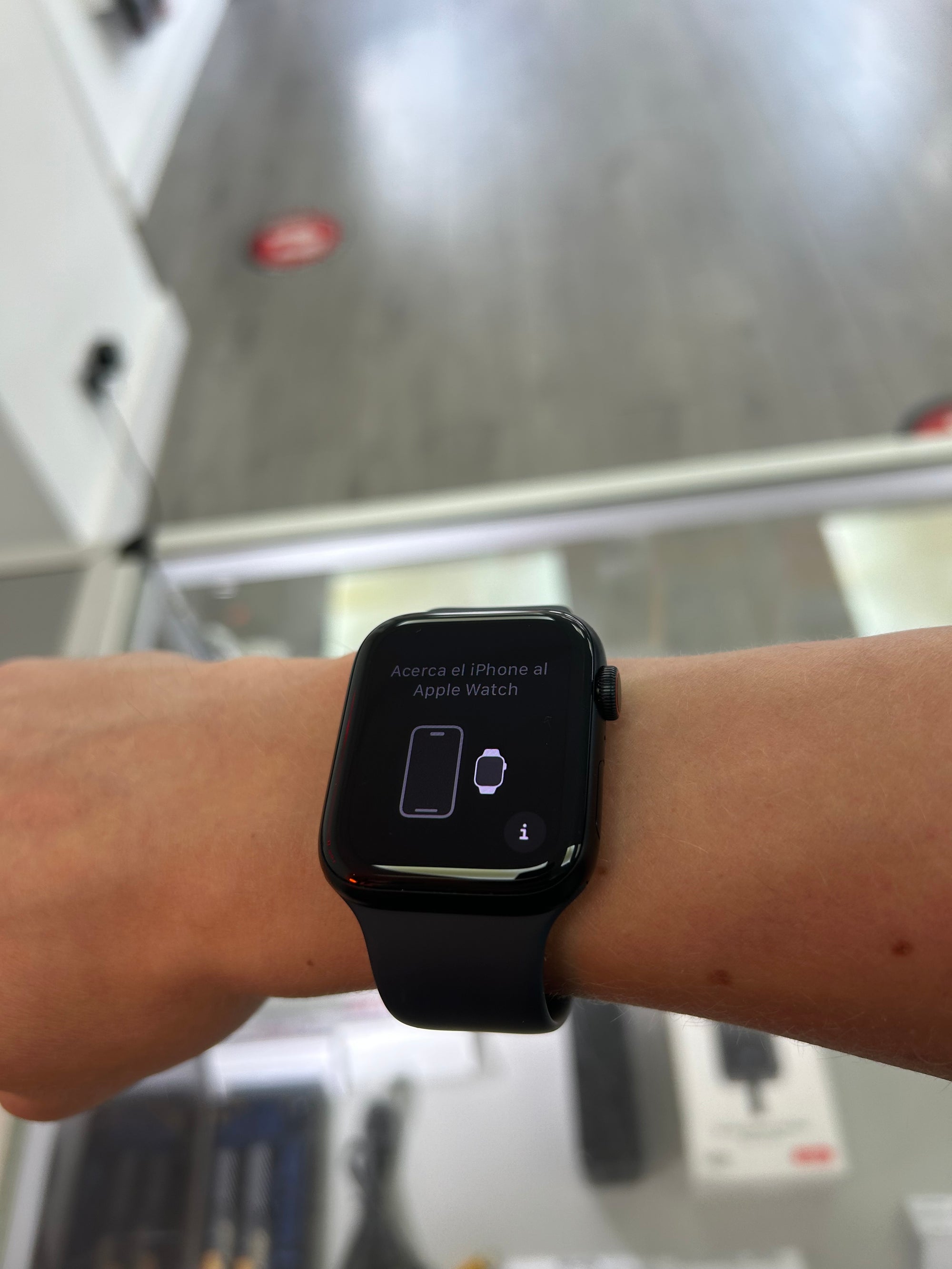 Apple Watch SE 44mm 2022 - Midnight Aluminium Case &amp; Sports Band - GPS Only