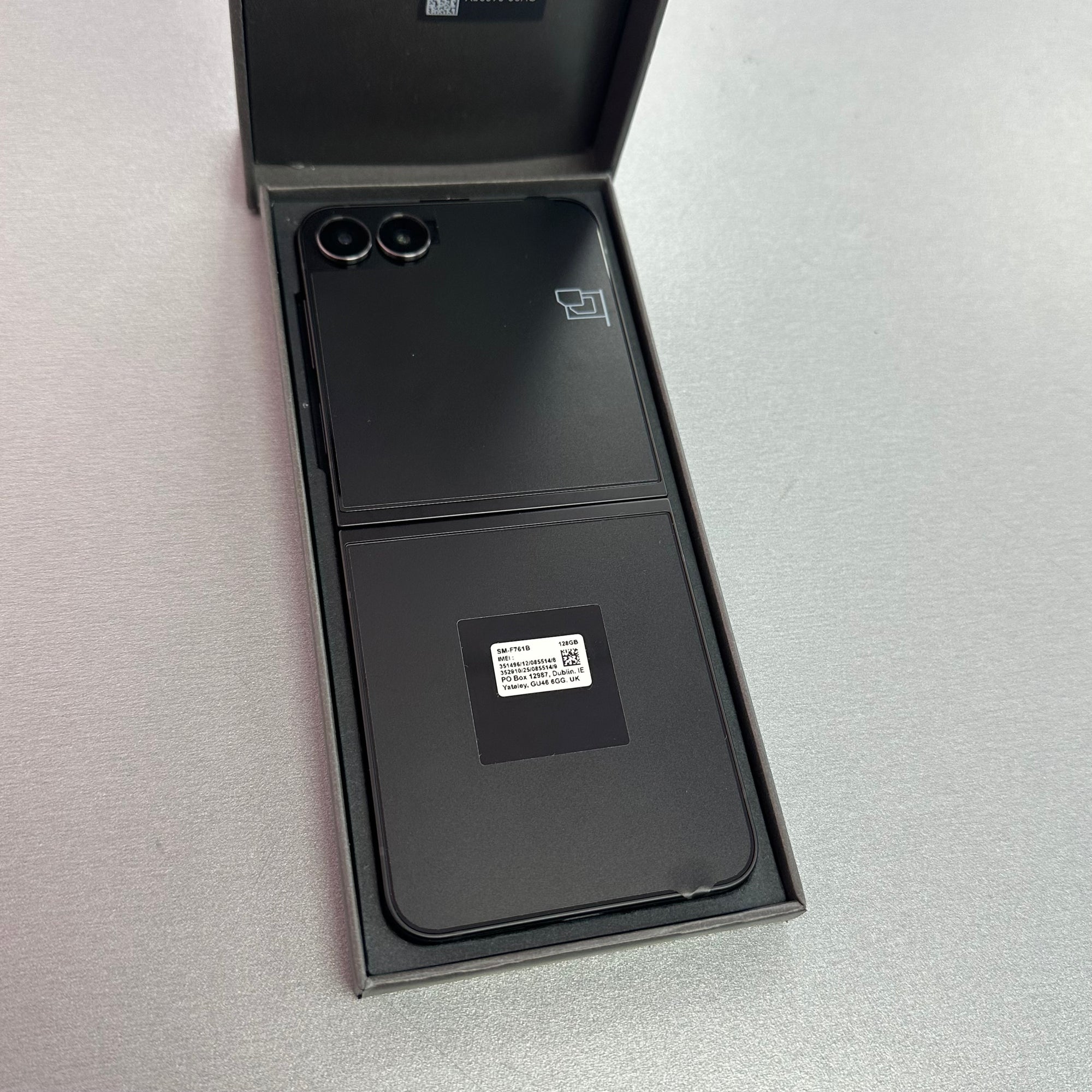 Samsung Galaxy Z Flip7 FE Black 128GB - Opened Never Used