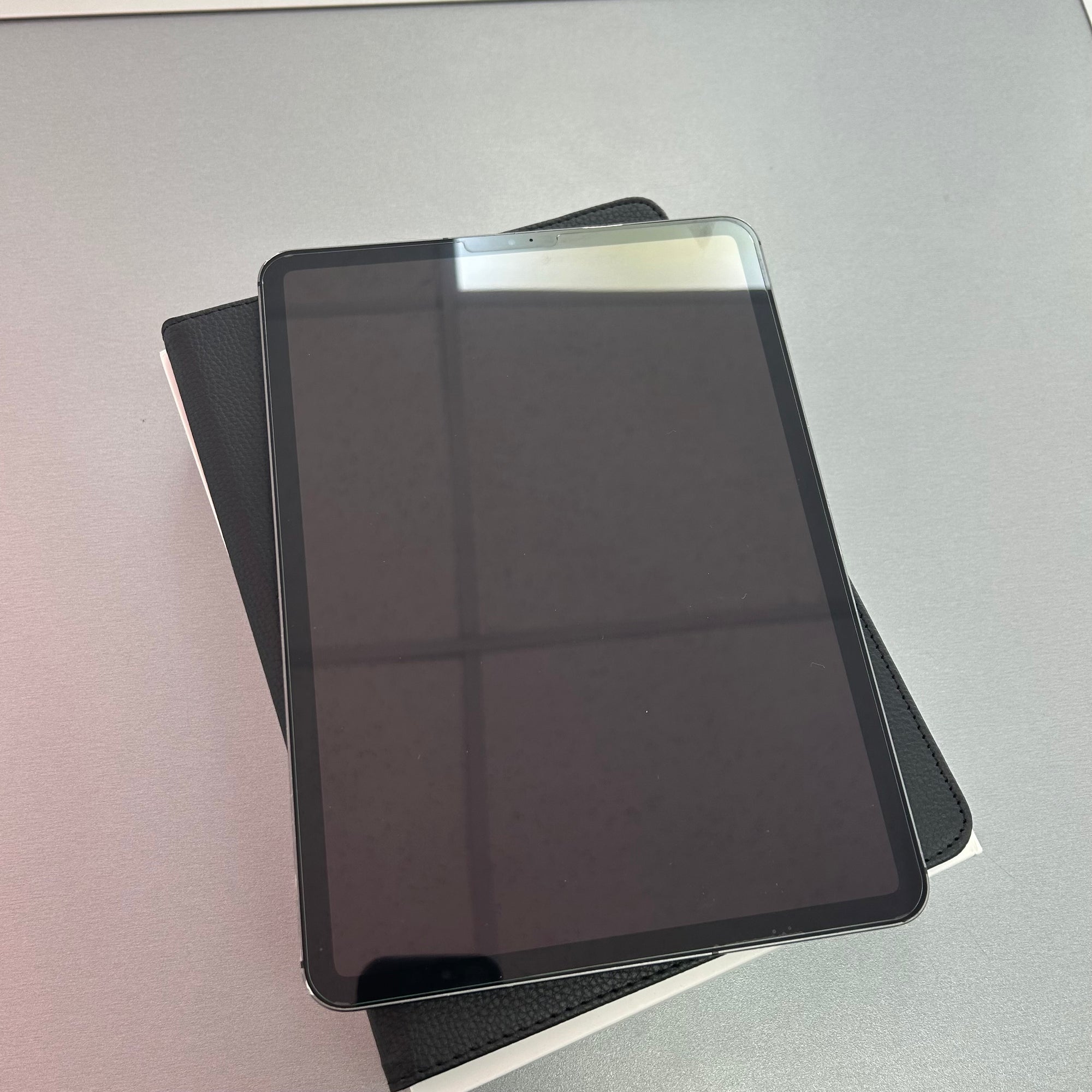 Apple iPad Pro 11 inch (1st Generation) 64GB Space Grey Wi-Fi &amp; Cellular