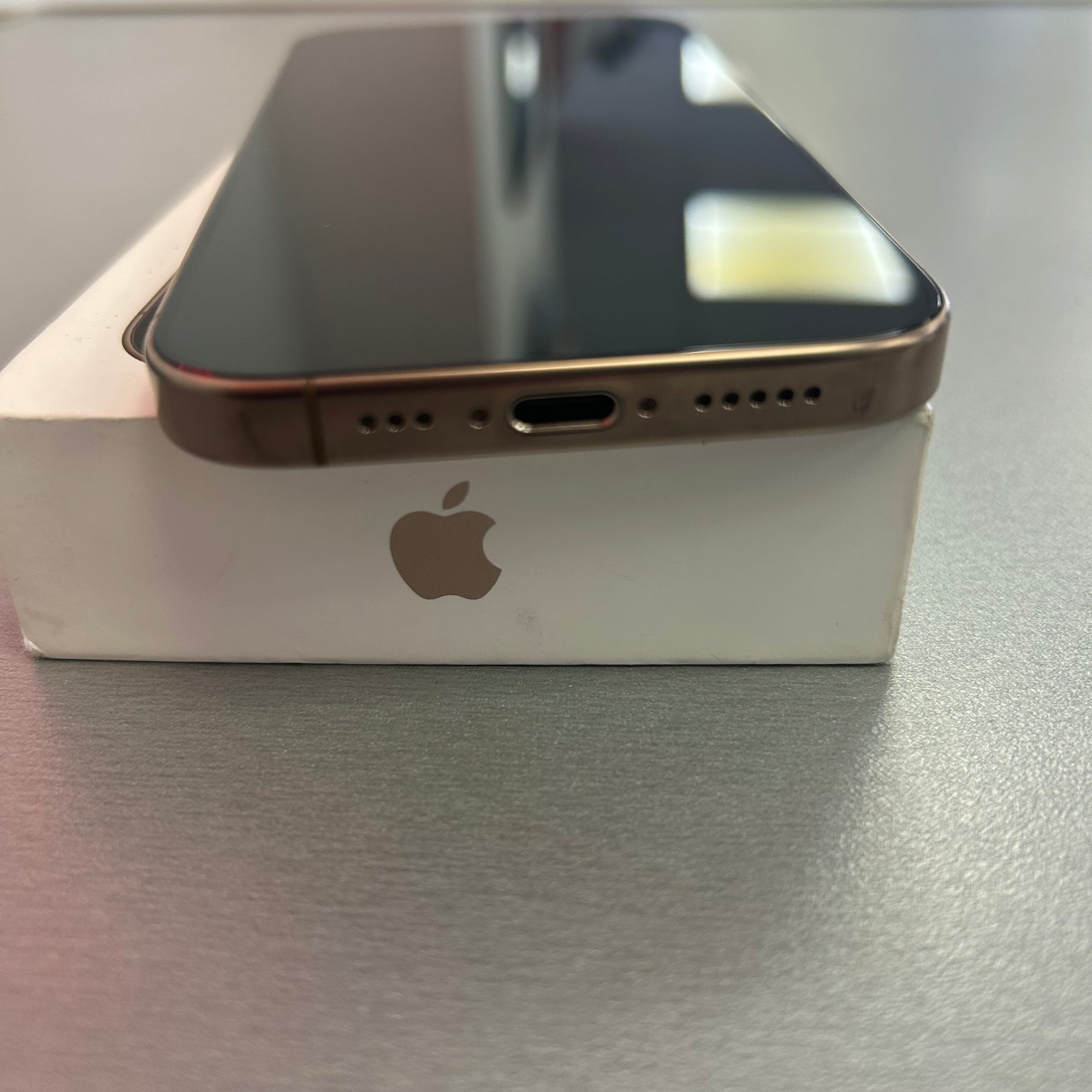 Apple iPhone 16 Pro 128GB Natural Titanium
