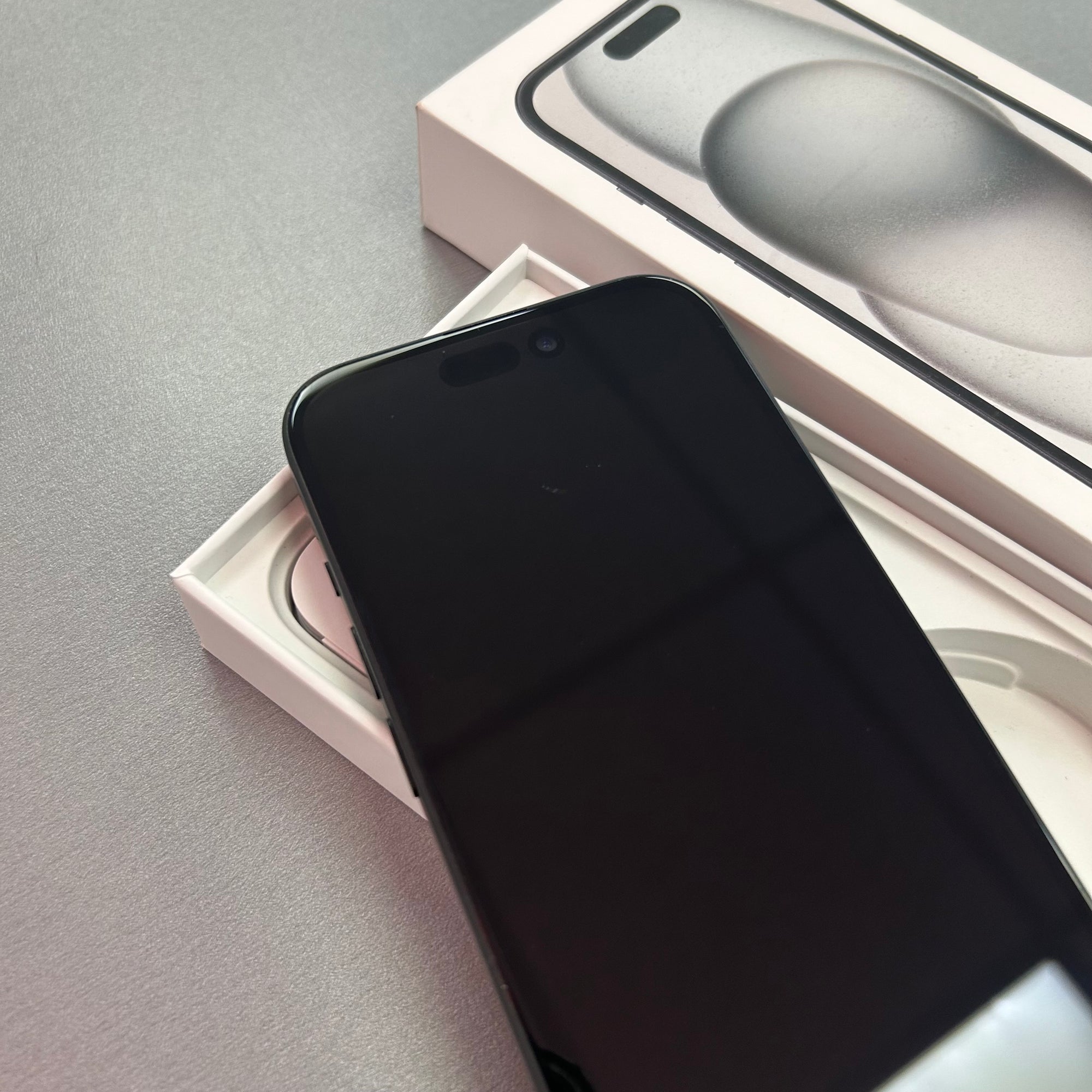 Apple iPhone 15 128GB Space Black - 90% Battery Health