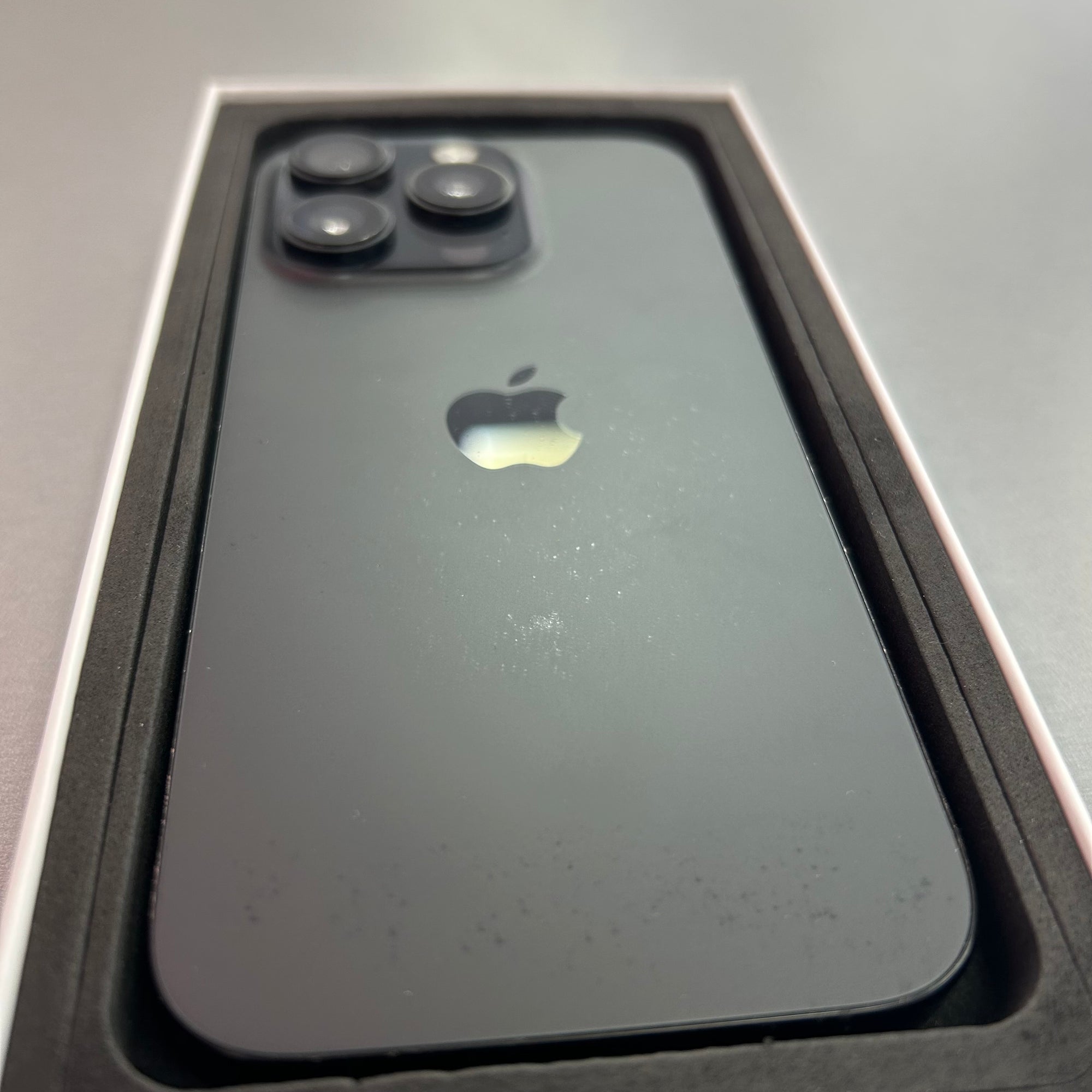 Apple iPhone 16 Pro Black Titanium 128GB - Original 100% Battery Health