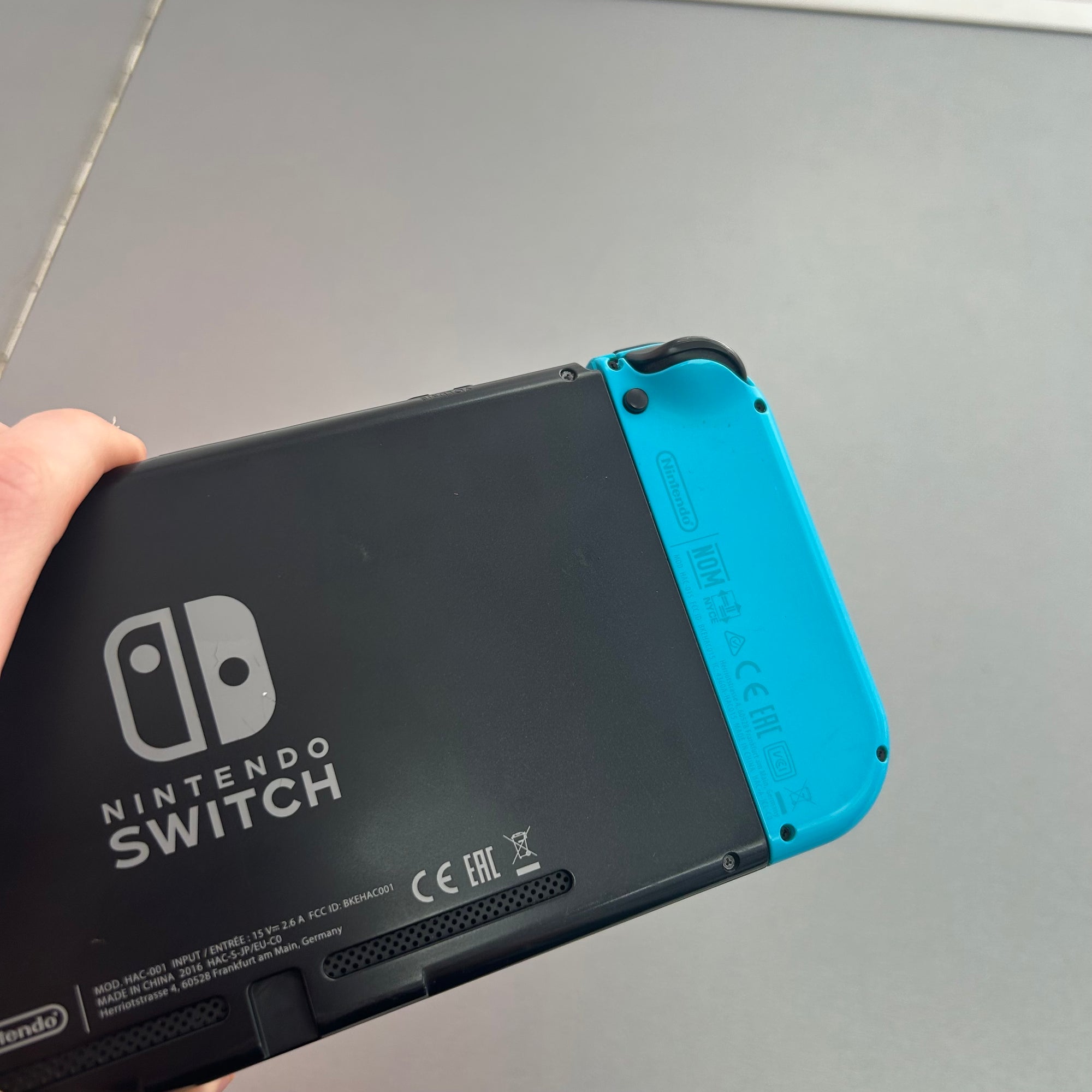 Nintendo Switch Red &amp; Blue 32GB