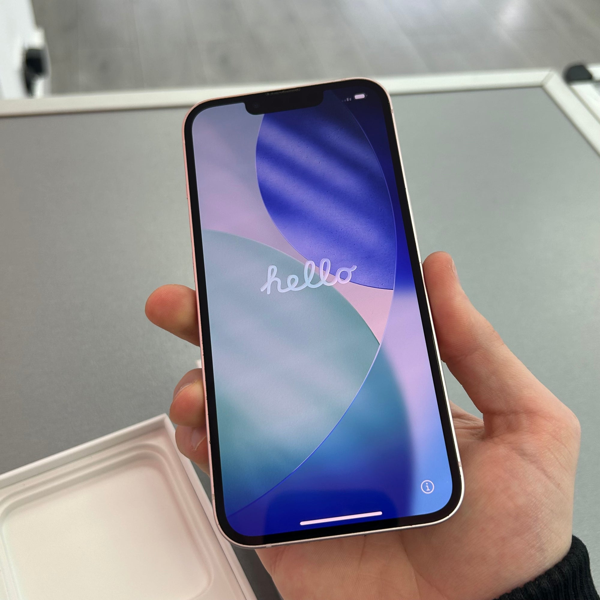 Apple iPhone 13 128GB Pink - 100% Battery Health