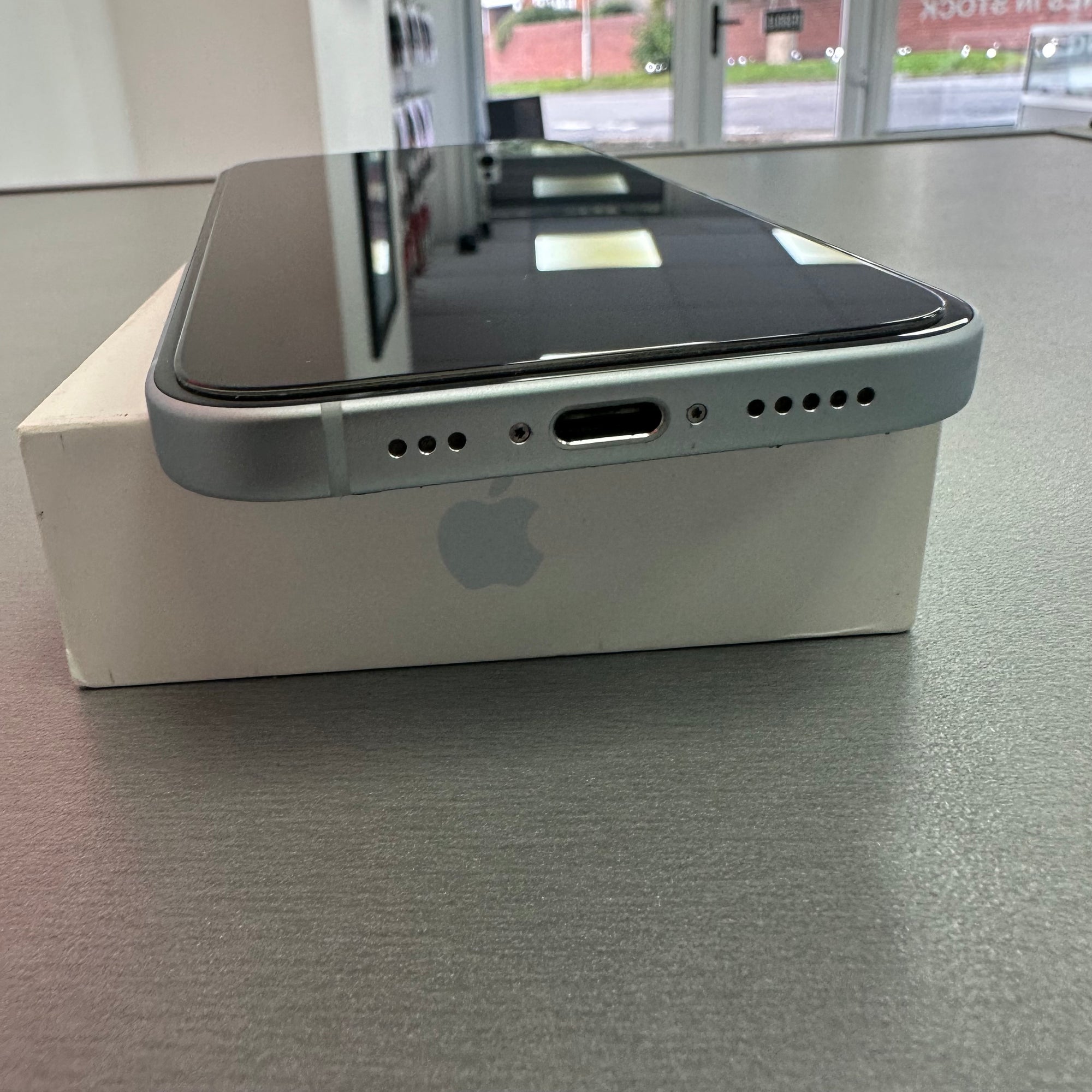 Apple iPhone 15 128GB Blue 100% Battery Health
