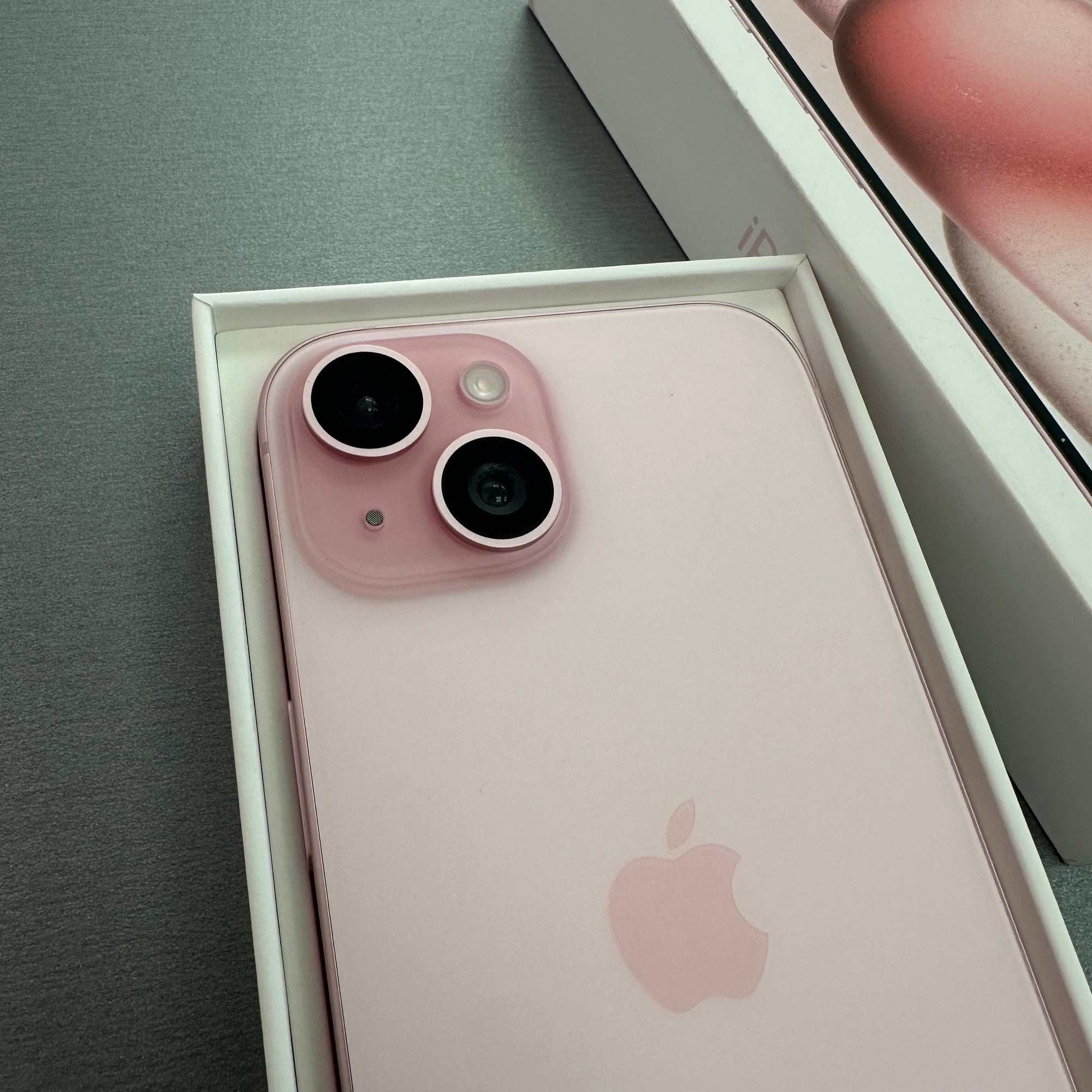 Apple iPhone 15 128GB Pink - 100% Battery Health