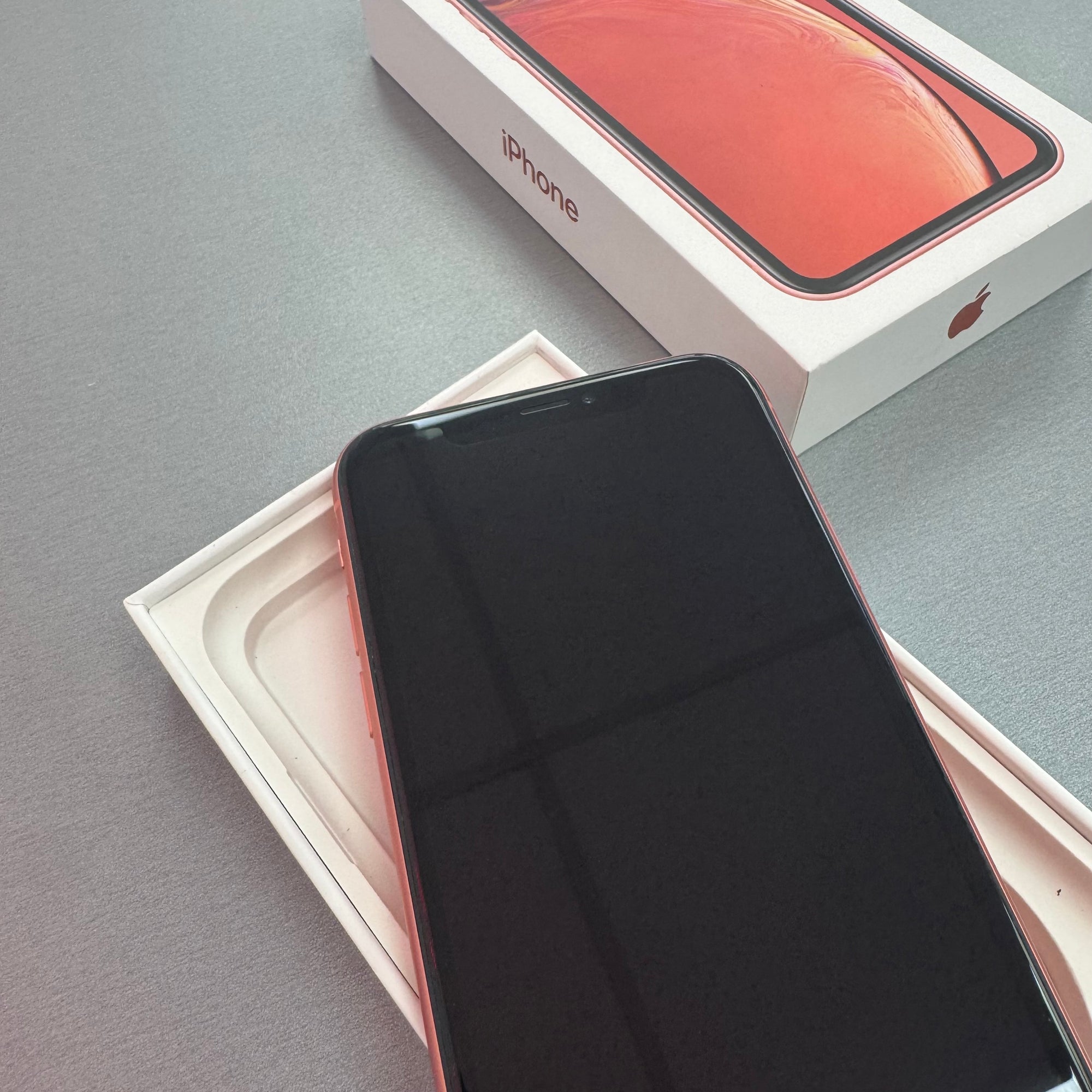 Apple iPhone XR 64GB Coral - 100% Battery Health