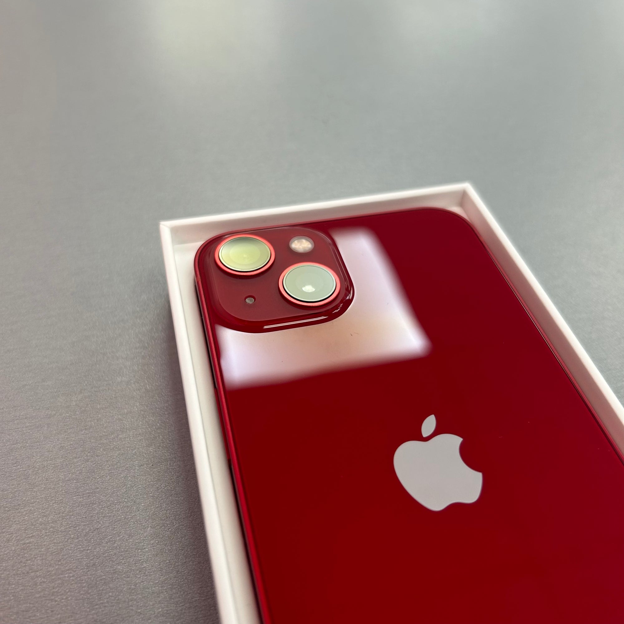Apple iPhone 13 128GB Product Red - 100% Battery Health