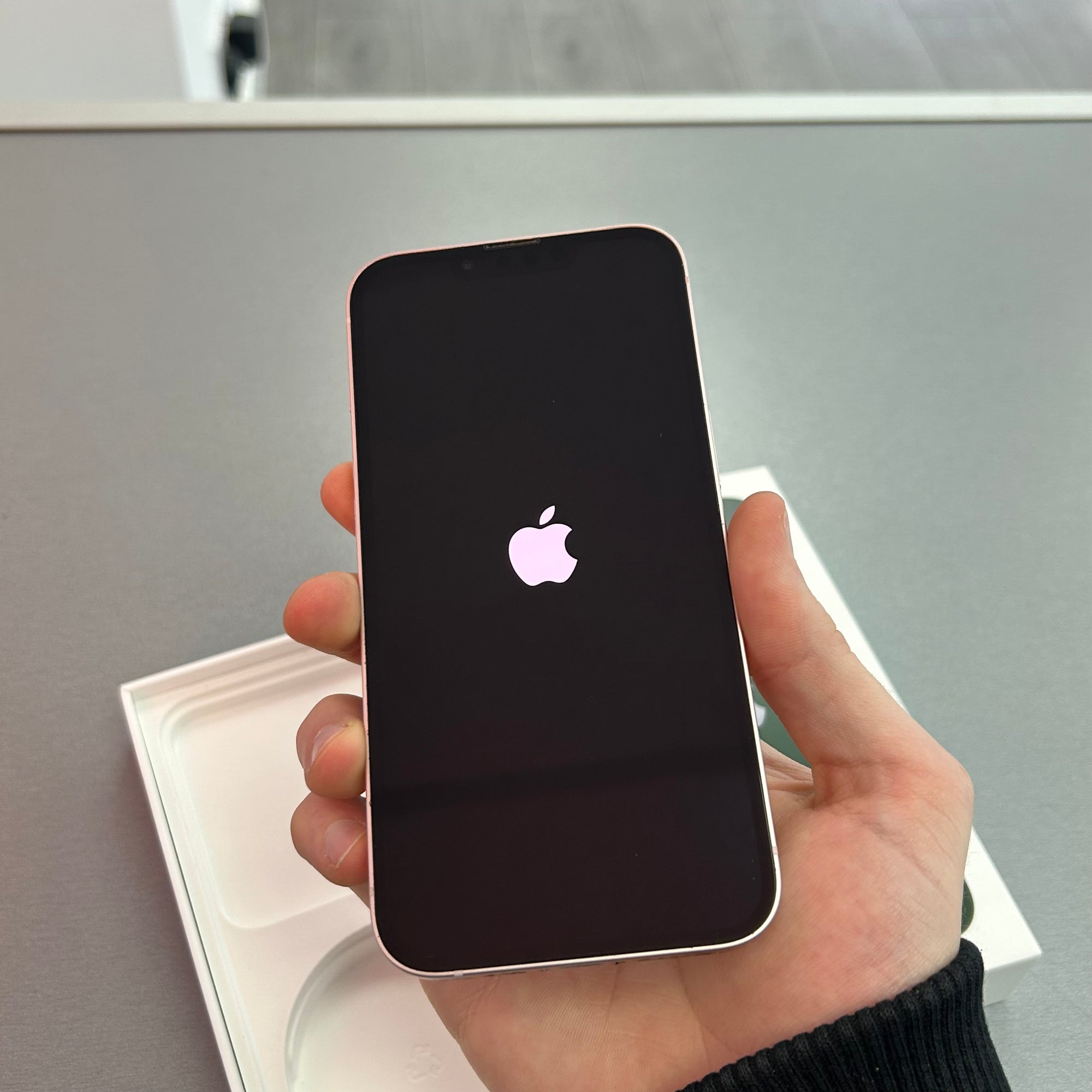 Apple iPhone 13 128GB Pink - 100% Battery Health