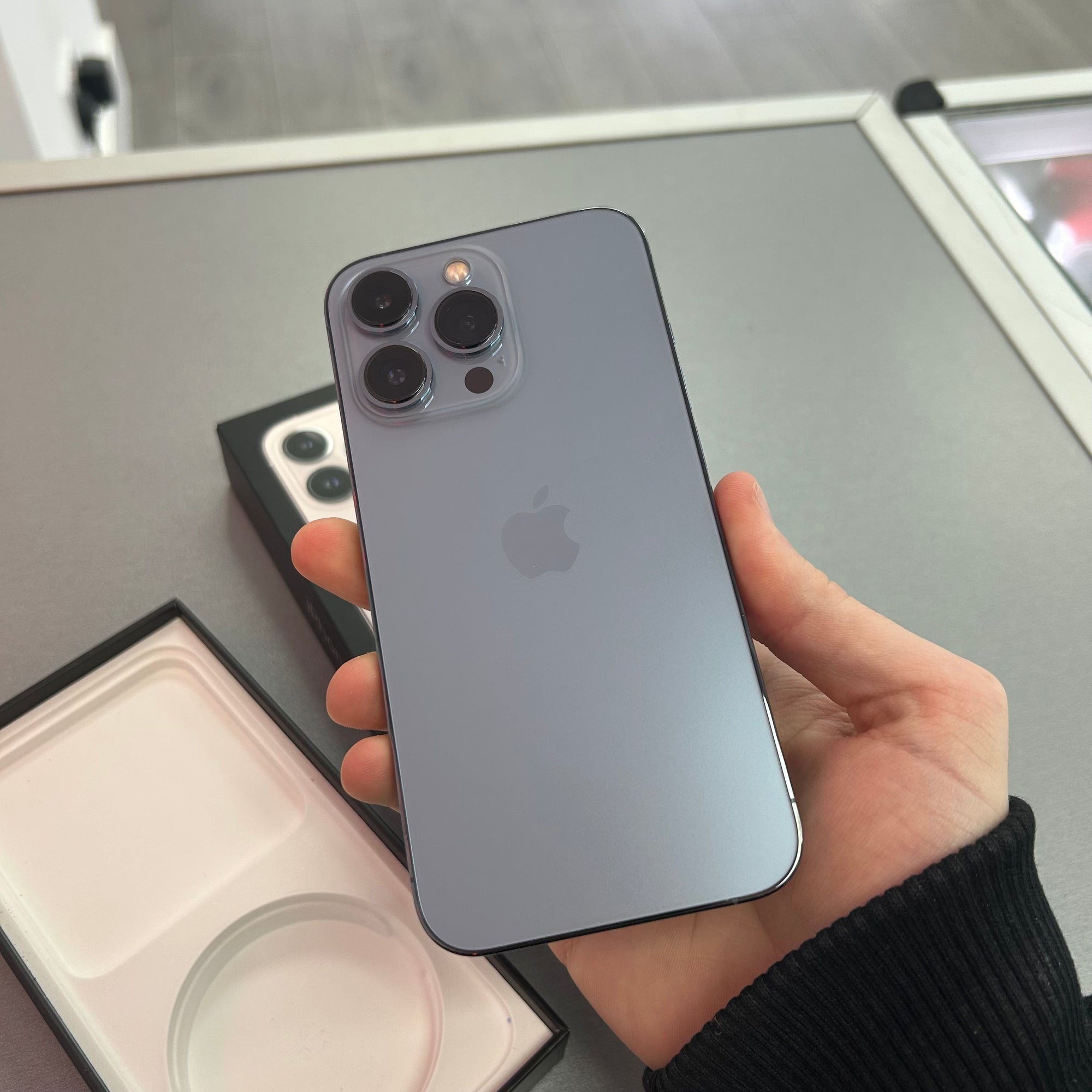 Apple iPhone 13 Pro 128GB Sierra Blue - 100% Battery Health