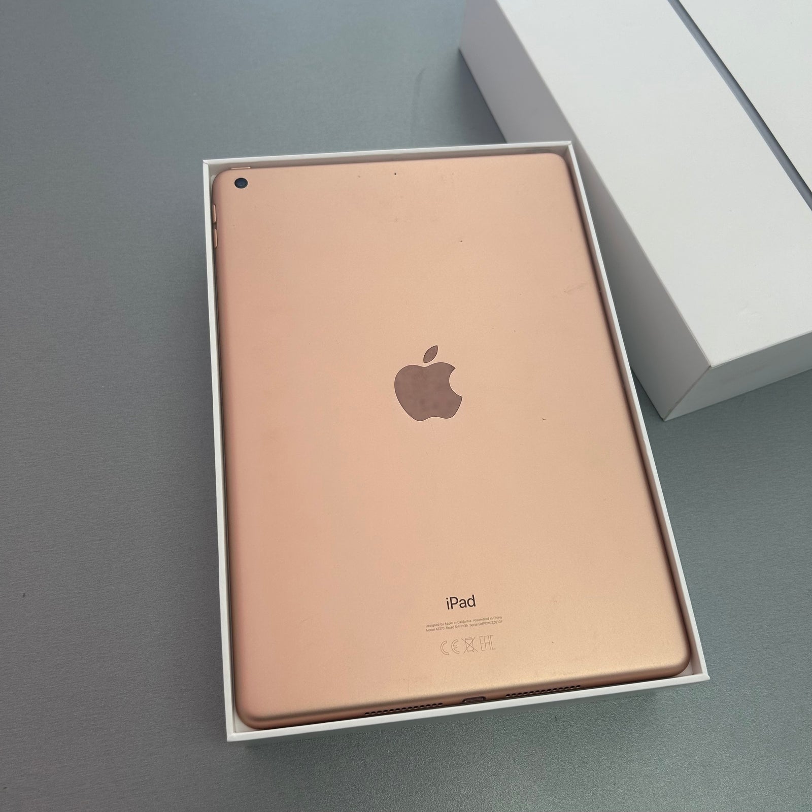 Apple iPad 8th Generation - 32GB Rose Gold Wi-Fi with Keyboard