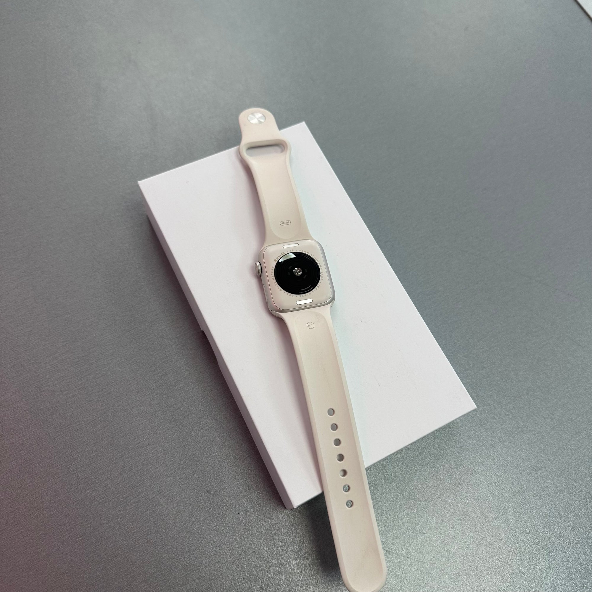 Apple Watch SE 3 40mm 2025 - Starlight Aluminium Case &amp; Starlight Sports Band GPS