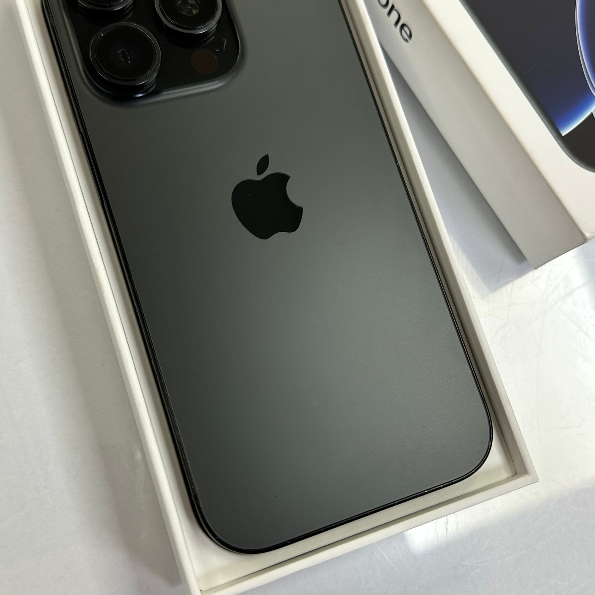 Apple iPhone 16 Pro Black Titanium 128GB - Original 91% Battery Health