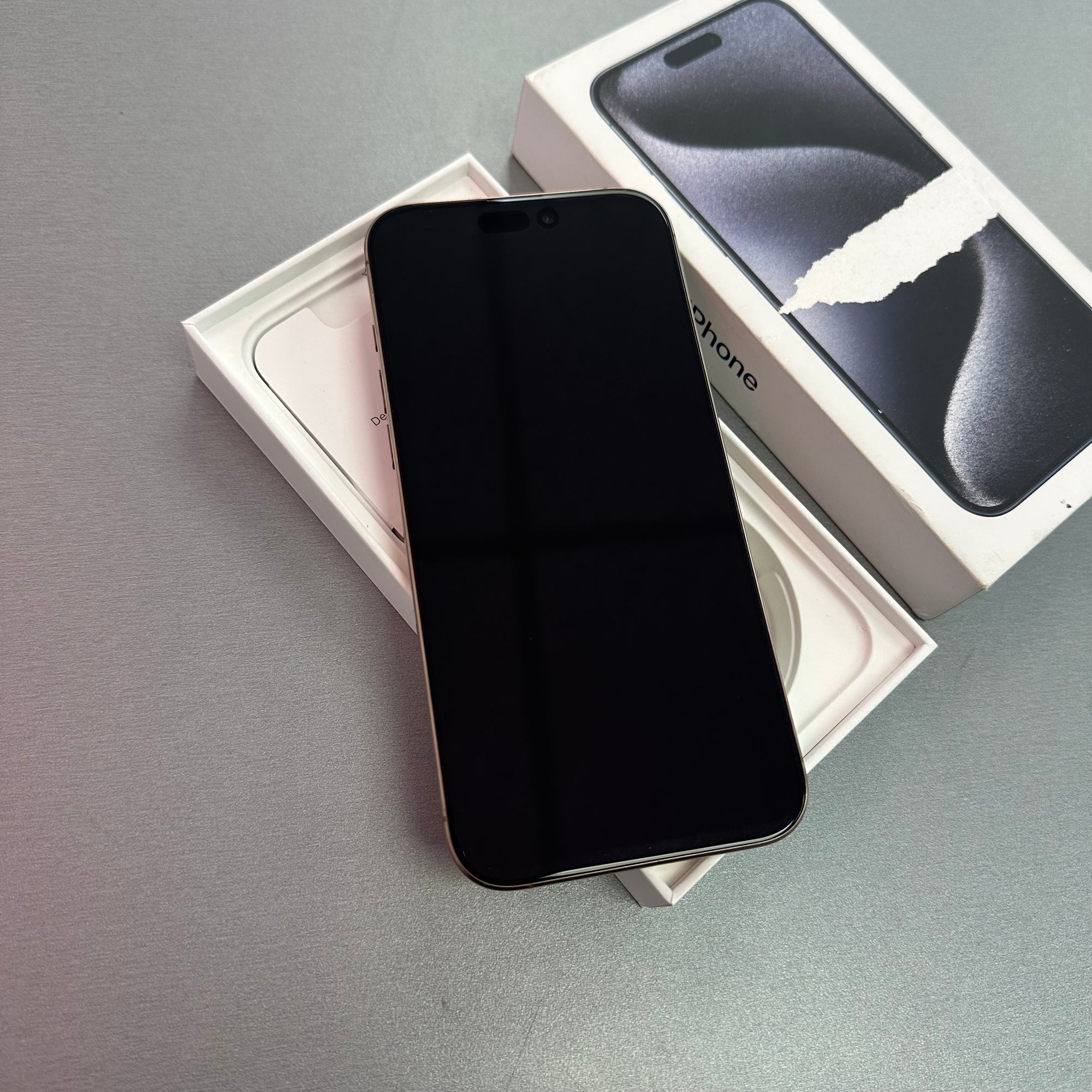 Apple iPhone 16 Pro Max 256GB Desert Titanium - 90% Battery Health