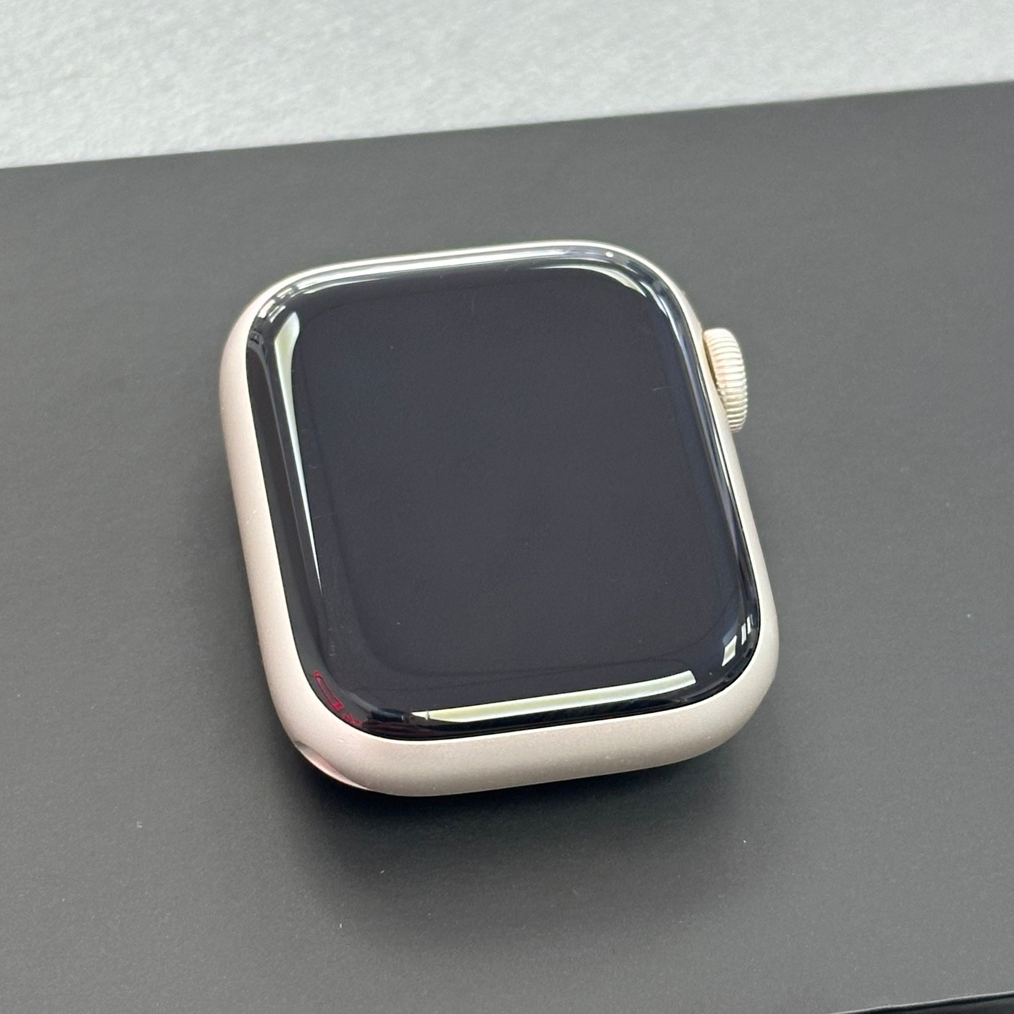 Apple Watch Series 9 Starlight Aluminium &amp; Sports Band 41MM GPS &amp; Cellular