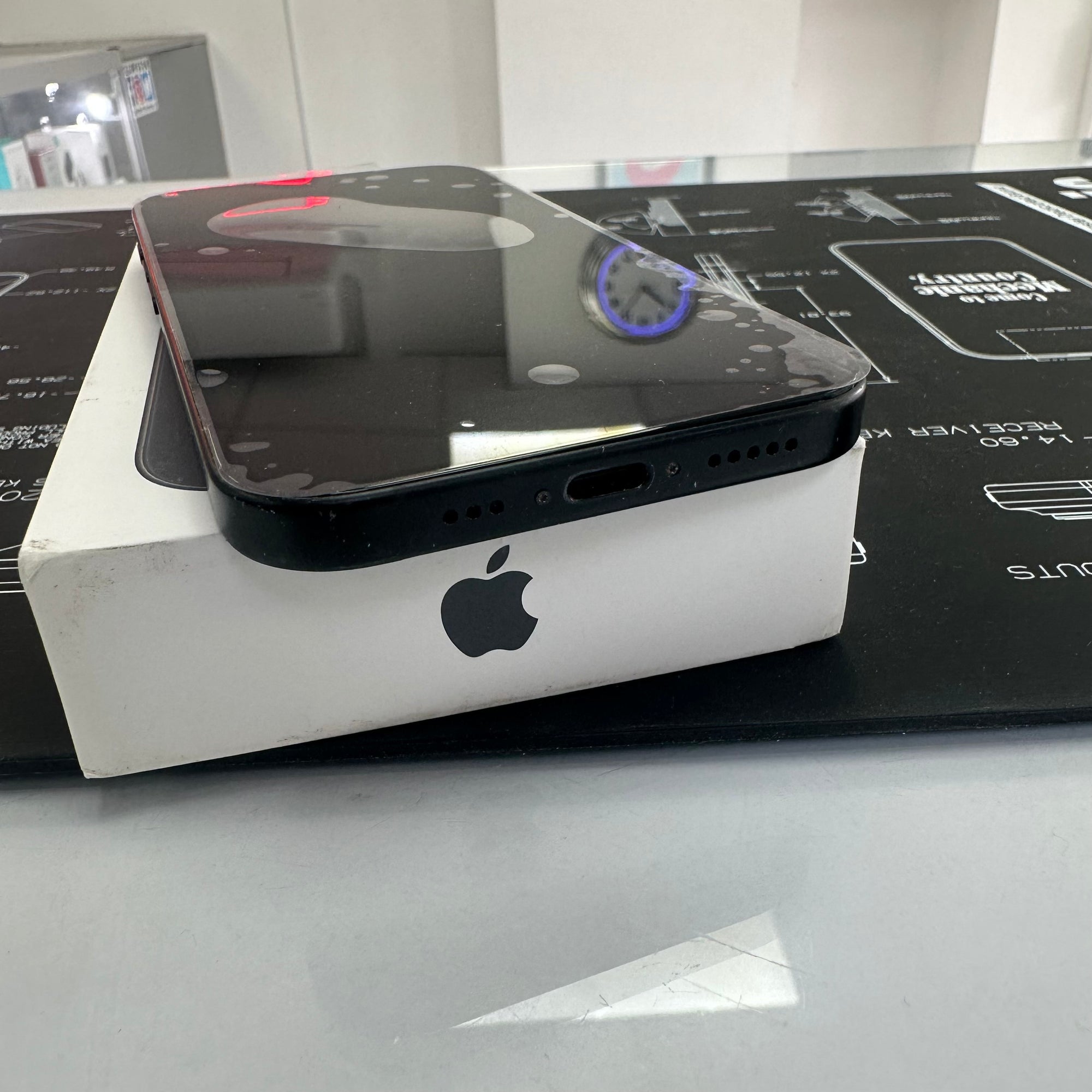 Apple iPhone 16 128GB Black 90% Battery Health