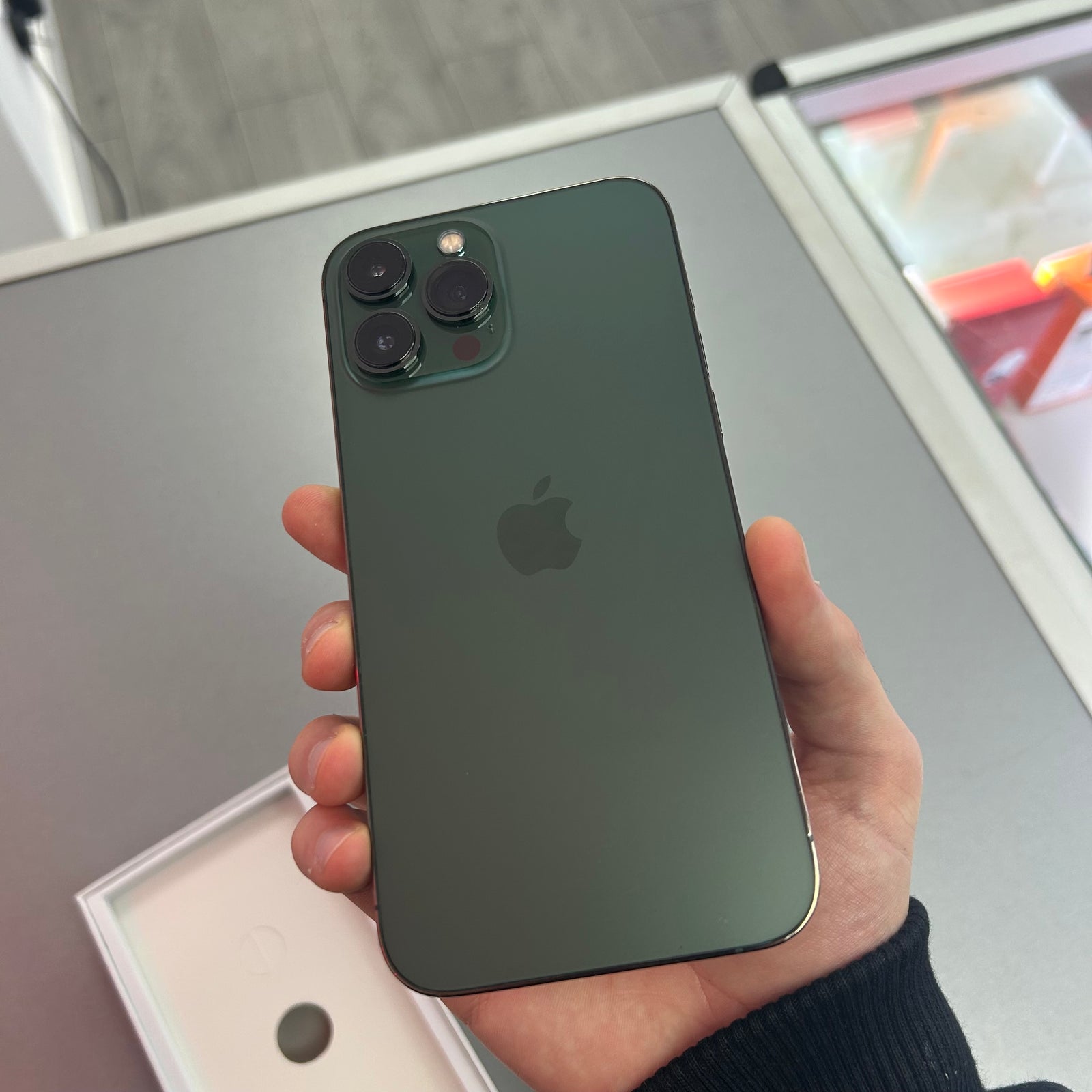 Apple iPhone 13 Pro Max 6.7” 128GB Green - 100% Battery Health