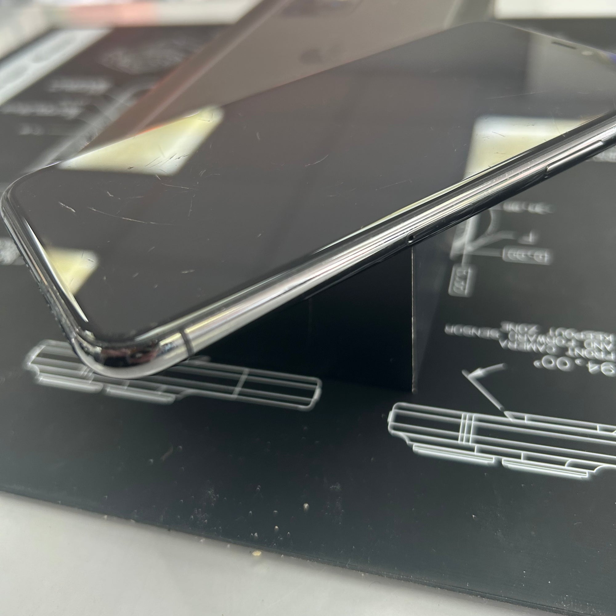 Apple iPhone 11 Pro Graphite  64GB -100% Battery Health
