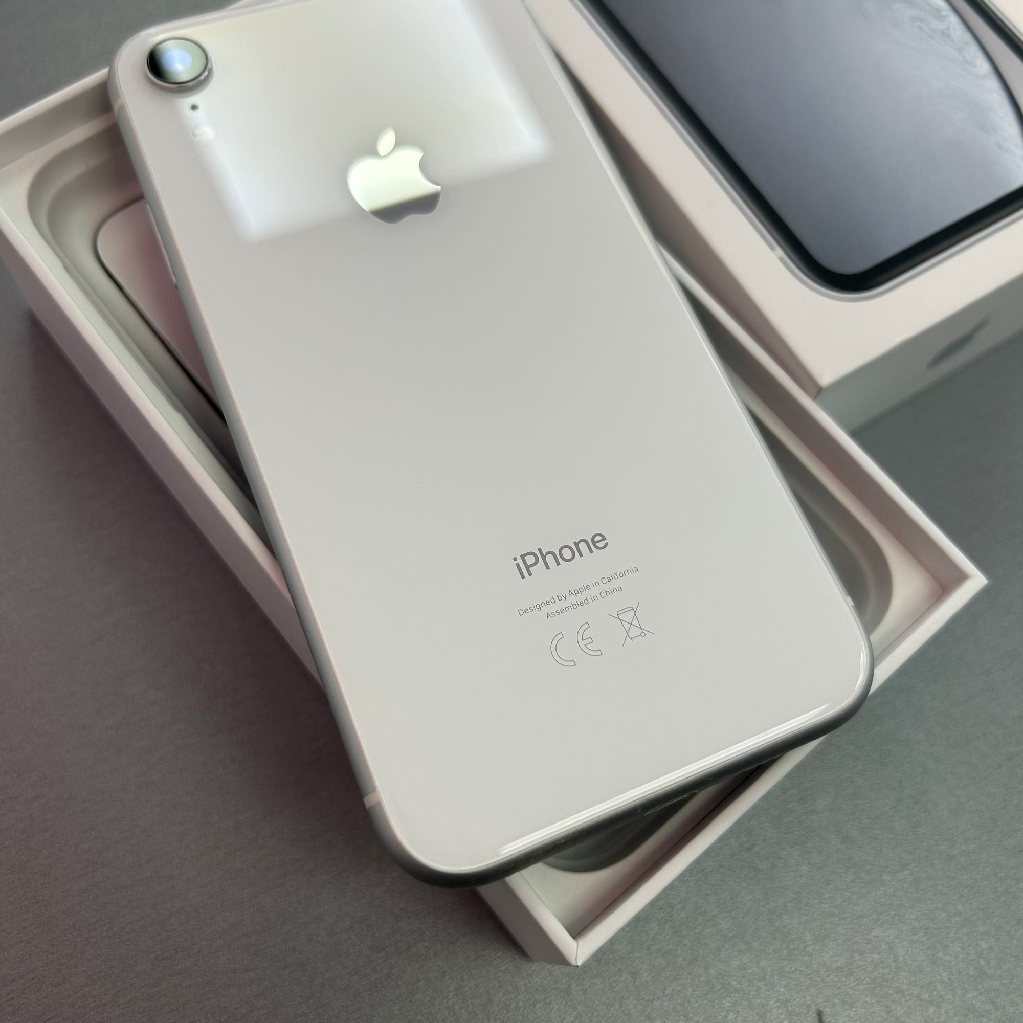 Apple iPhone XR 128GB White 100% Battery Health