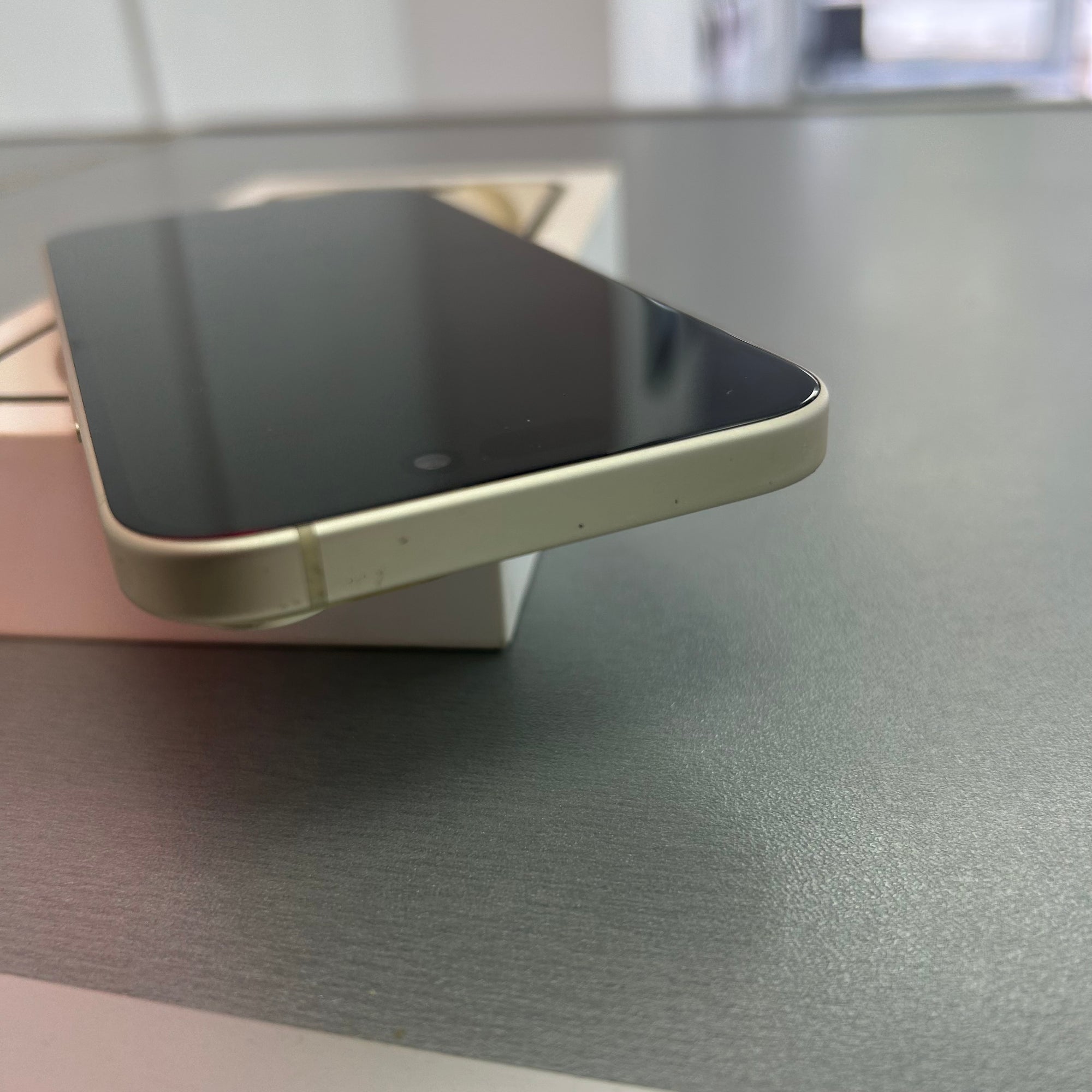 Apple iPhone 15 128GB Yellow